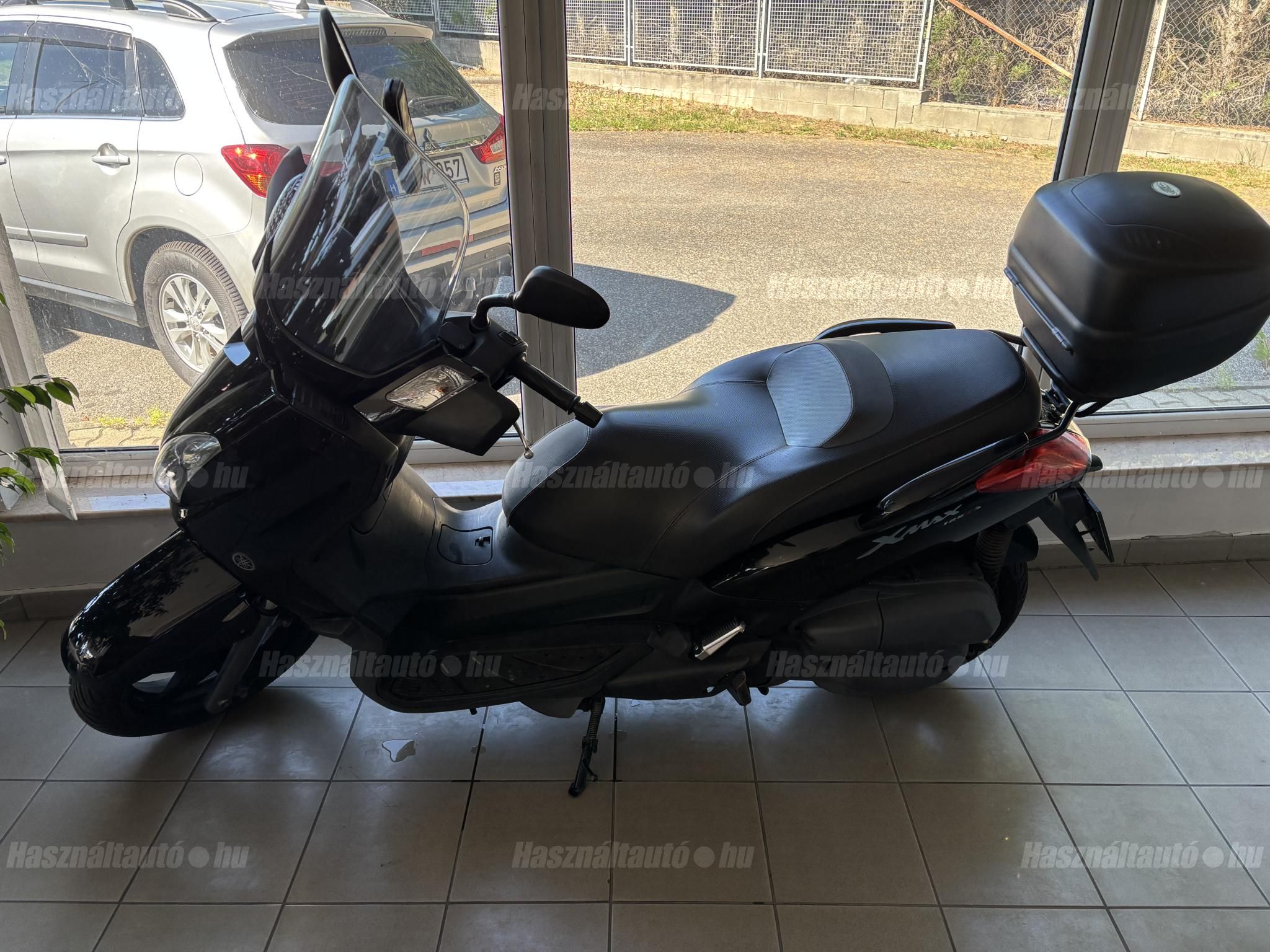 YAMAHA X-MAX 125 2009/5 - 1