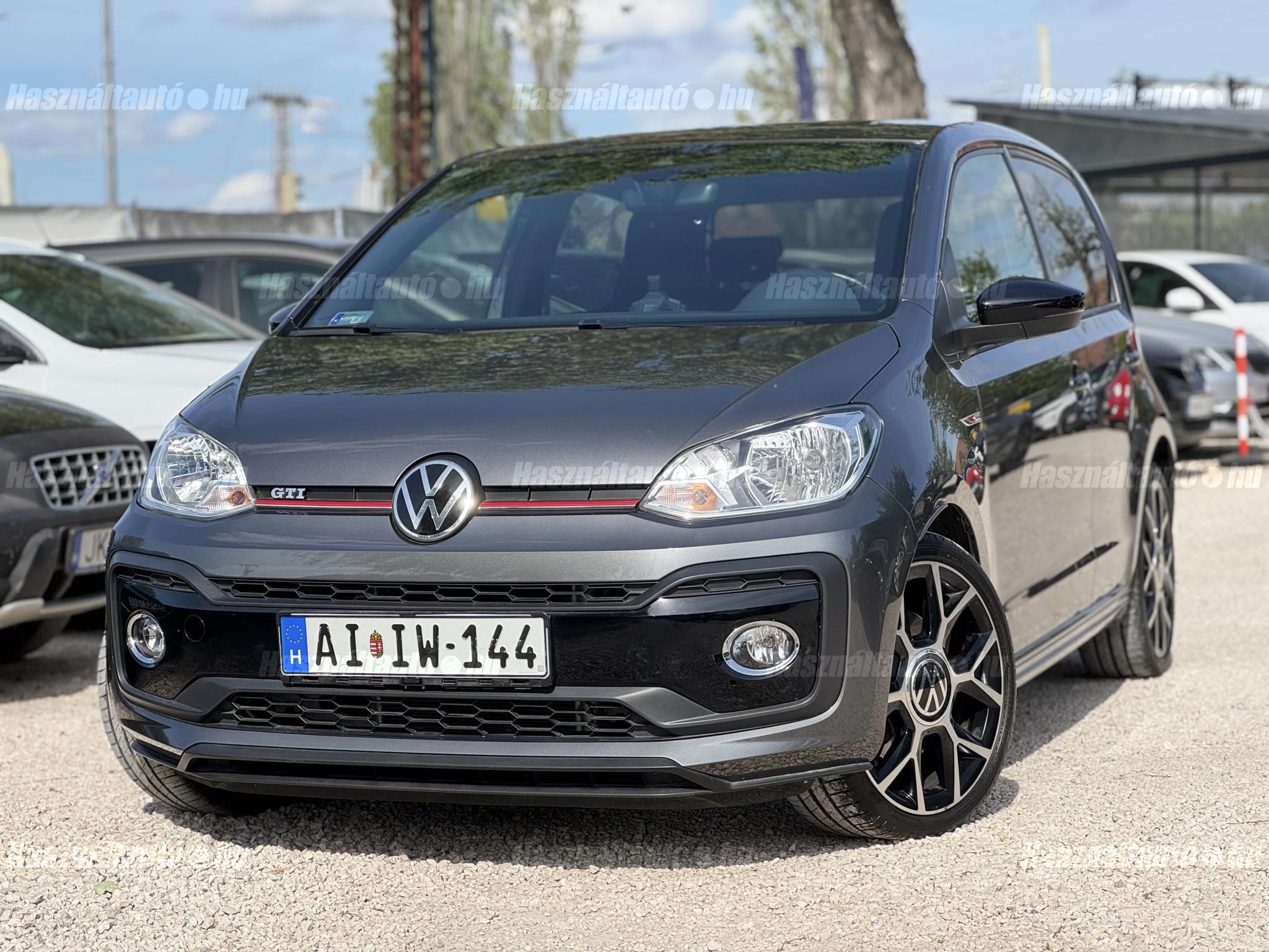 VOLKSWAGEN UP 2022/5 - 1