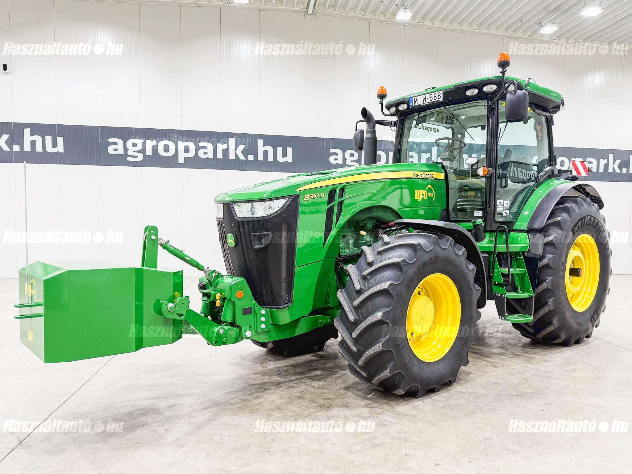 JOHN DEERE 2012 - 1