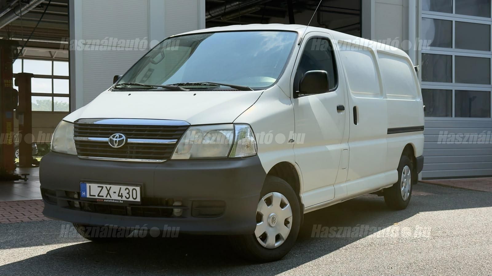 TOYOTA HIACE 2012/1 - 1