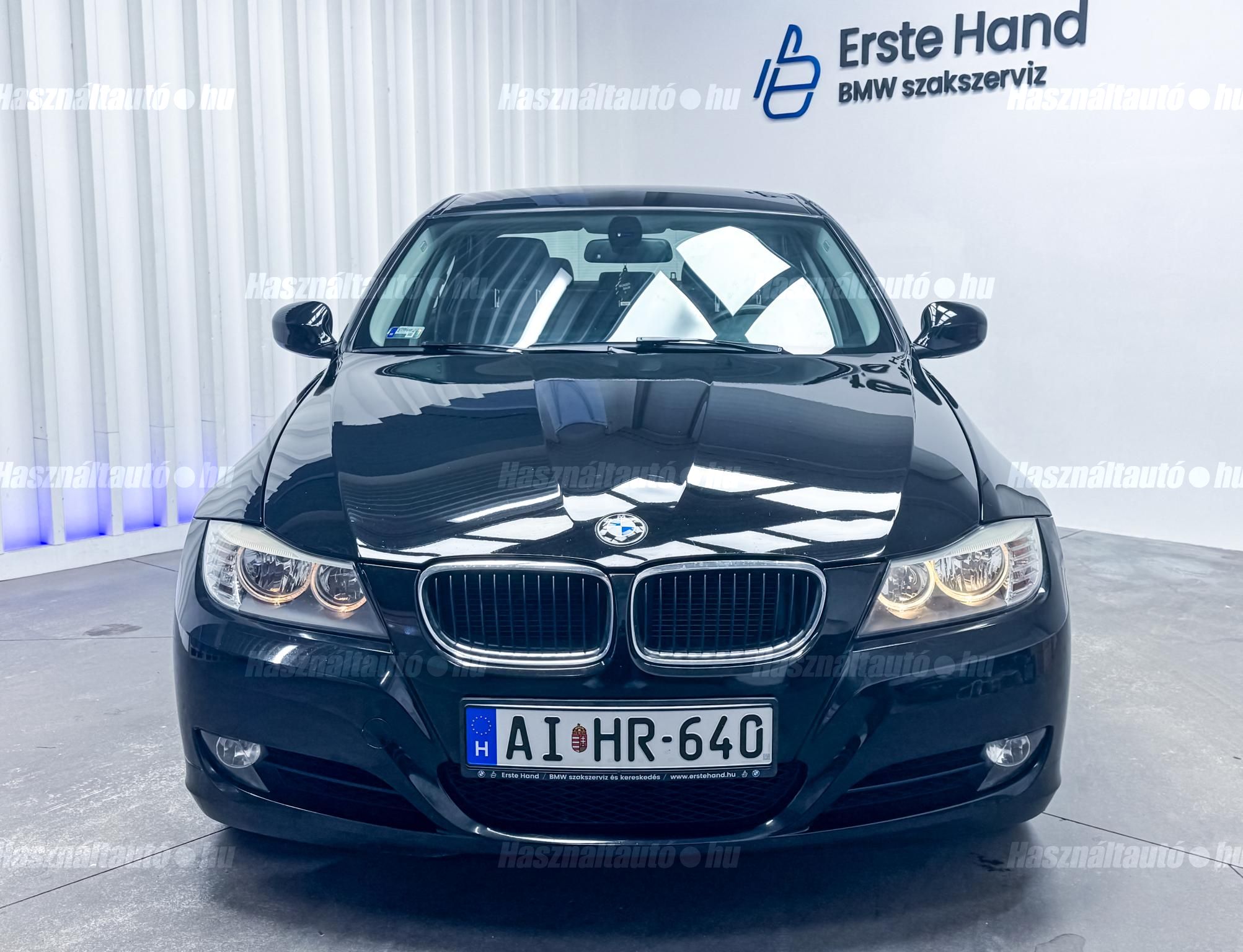 BMW 318 2011/12 - 1