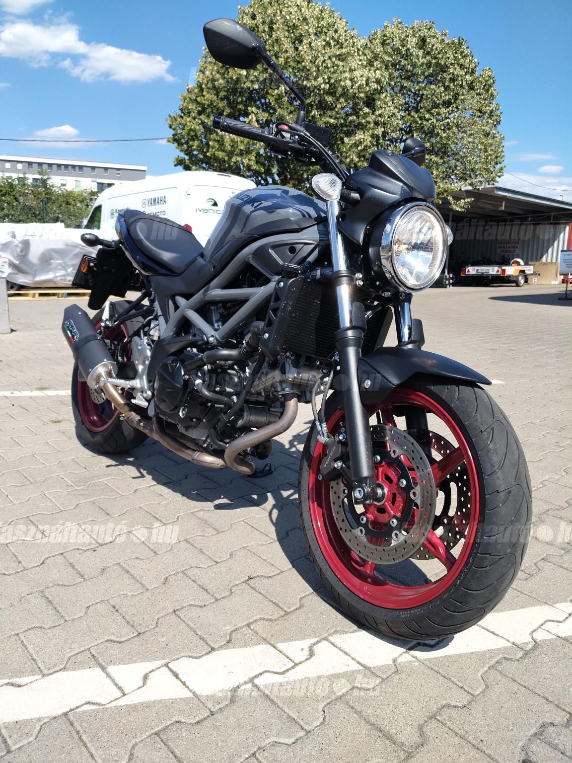 SUZUKI SV 650 N 2023/4 - 1