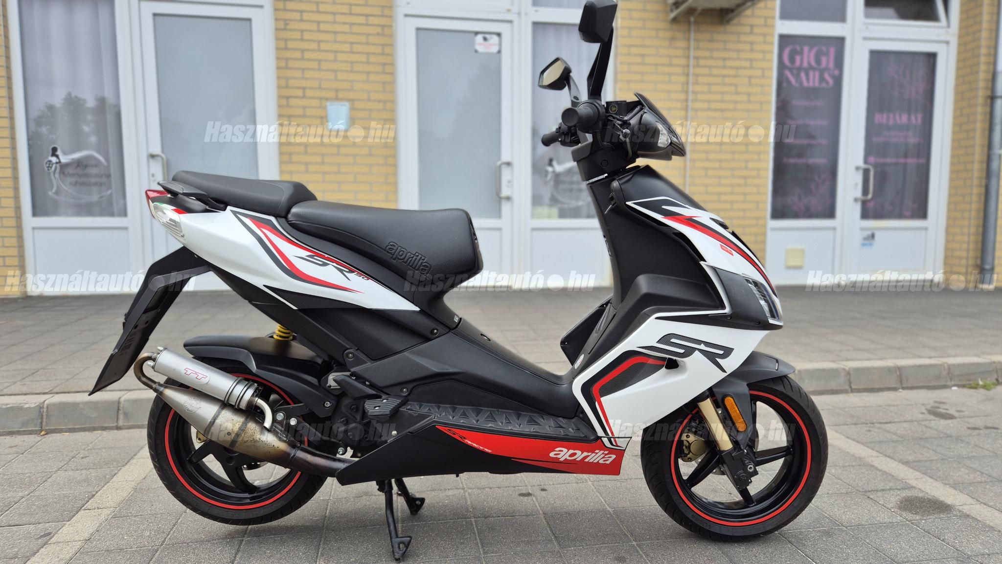 APRILIA SR 50 2015/10 - 1