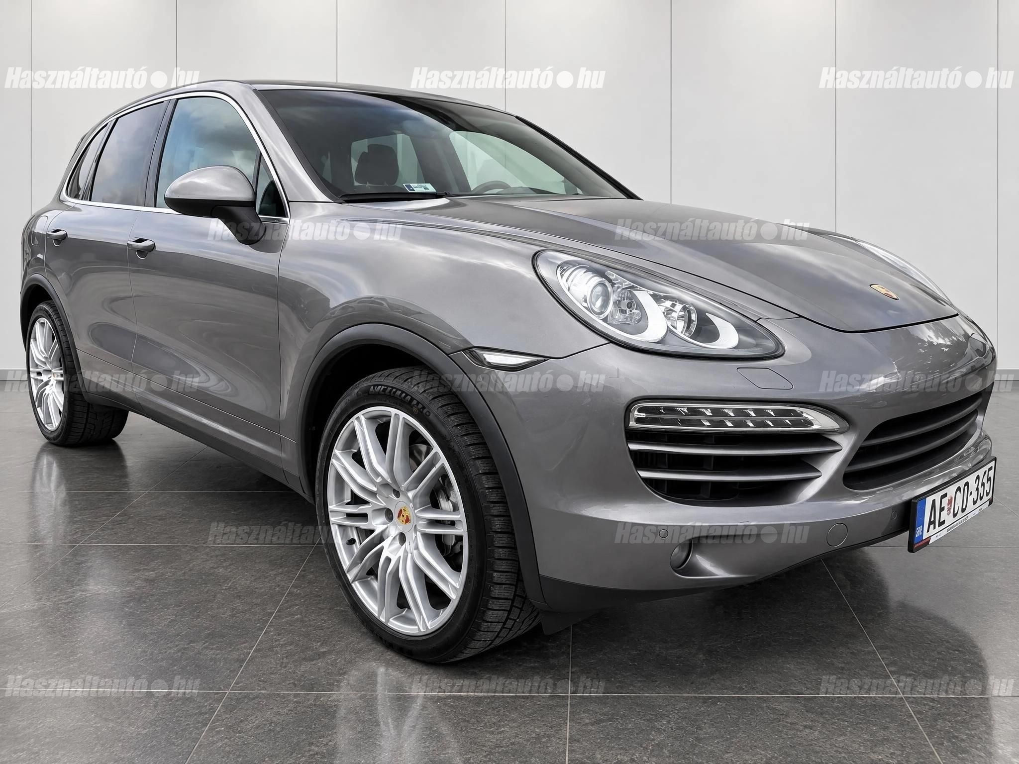 PORSCHE CAYENNE 2012/3 - 1