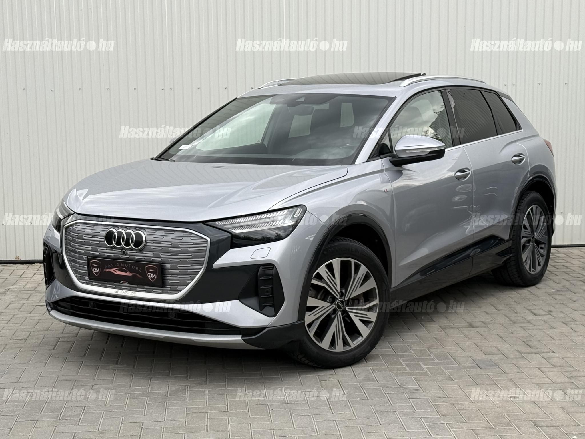 AUDI Q4 2022/11 - 1