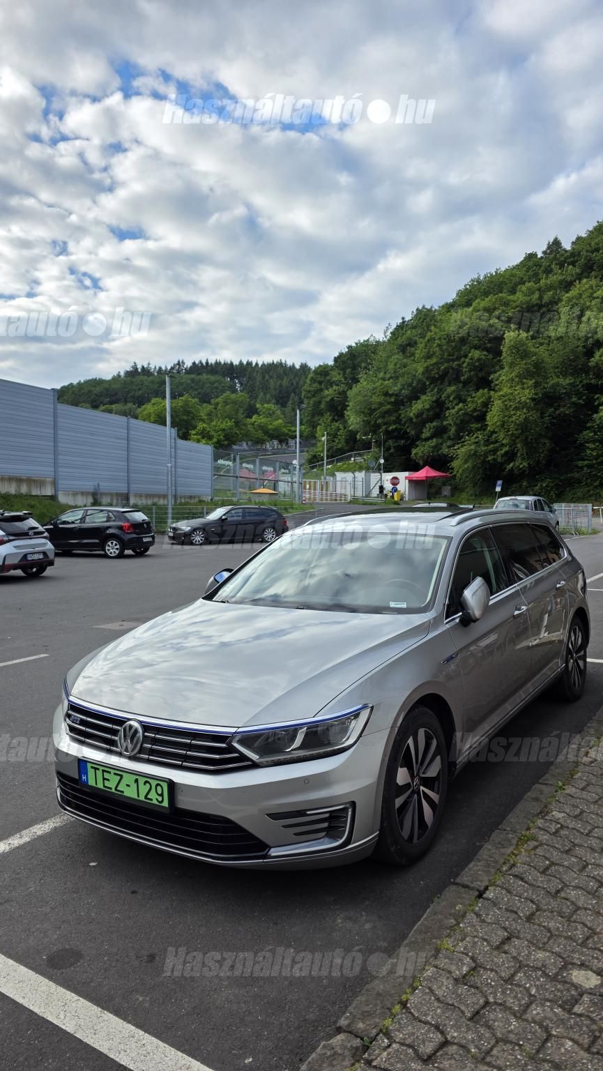 VOLKSWAGEN PASSAT VIII 2016/12 - 1
