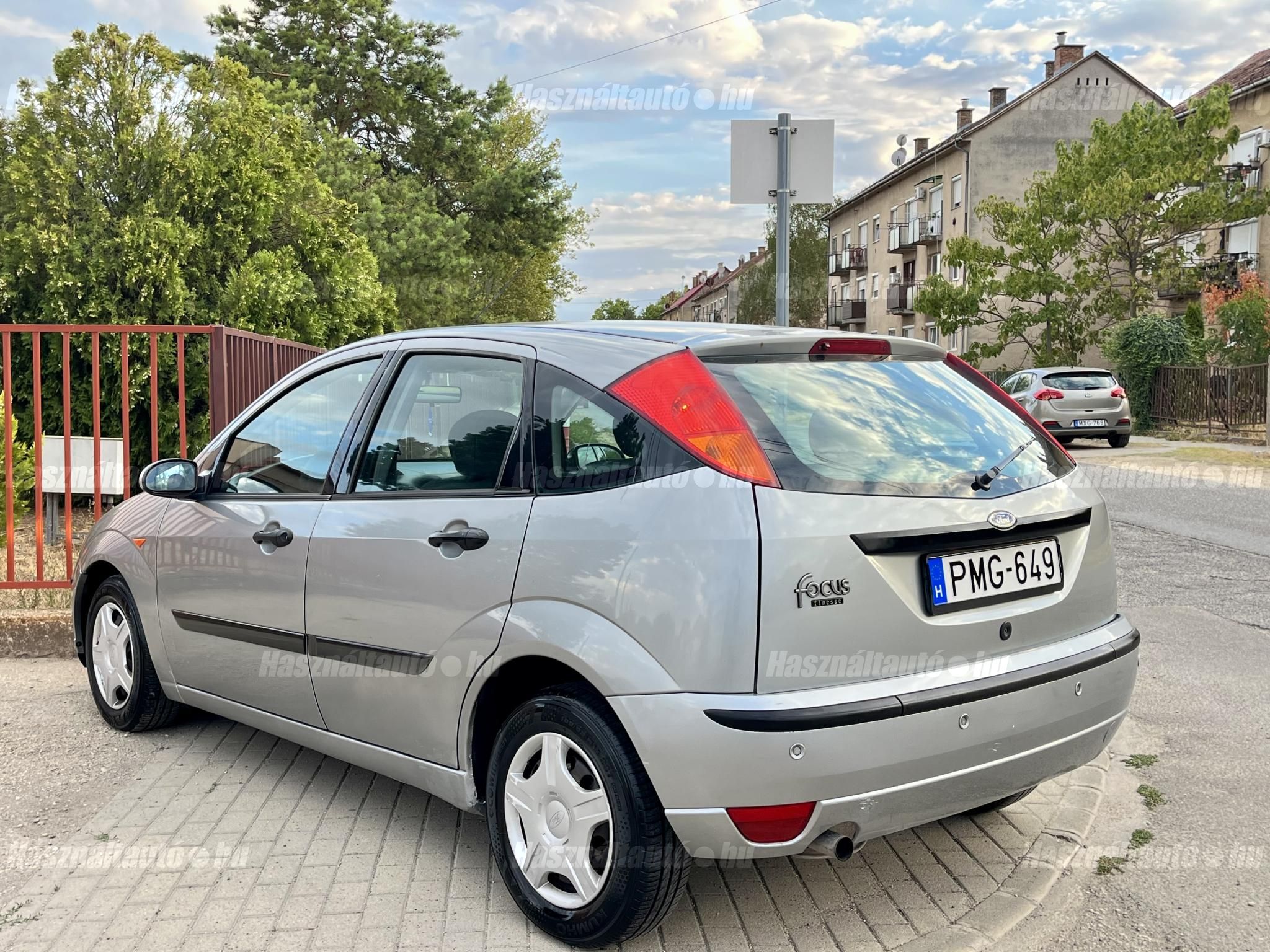 FORD FOCUS 2004/8 - 1