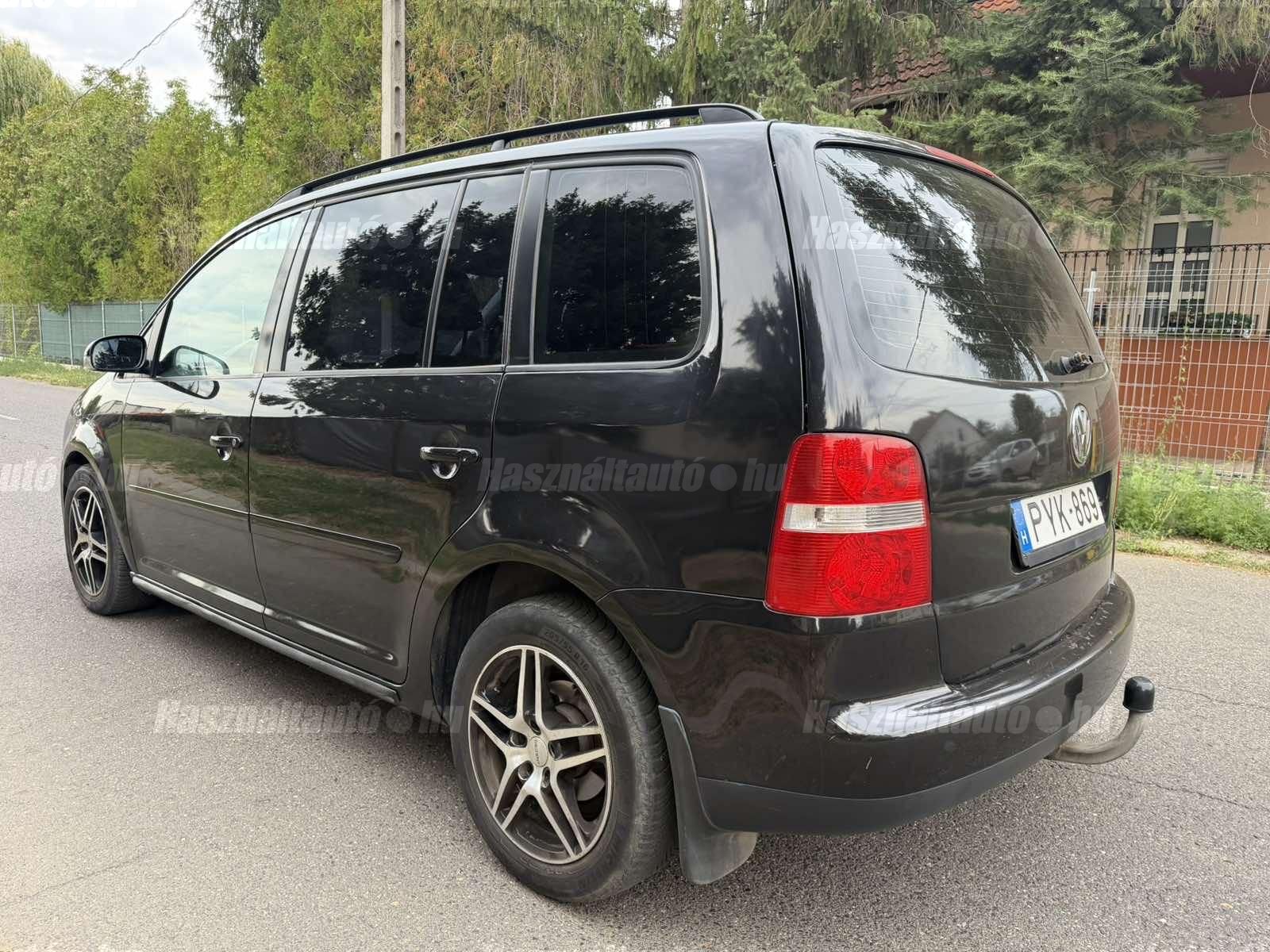 VOLKSWAGEN TOURAN 2004/5 - 1