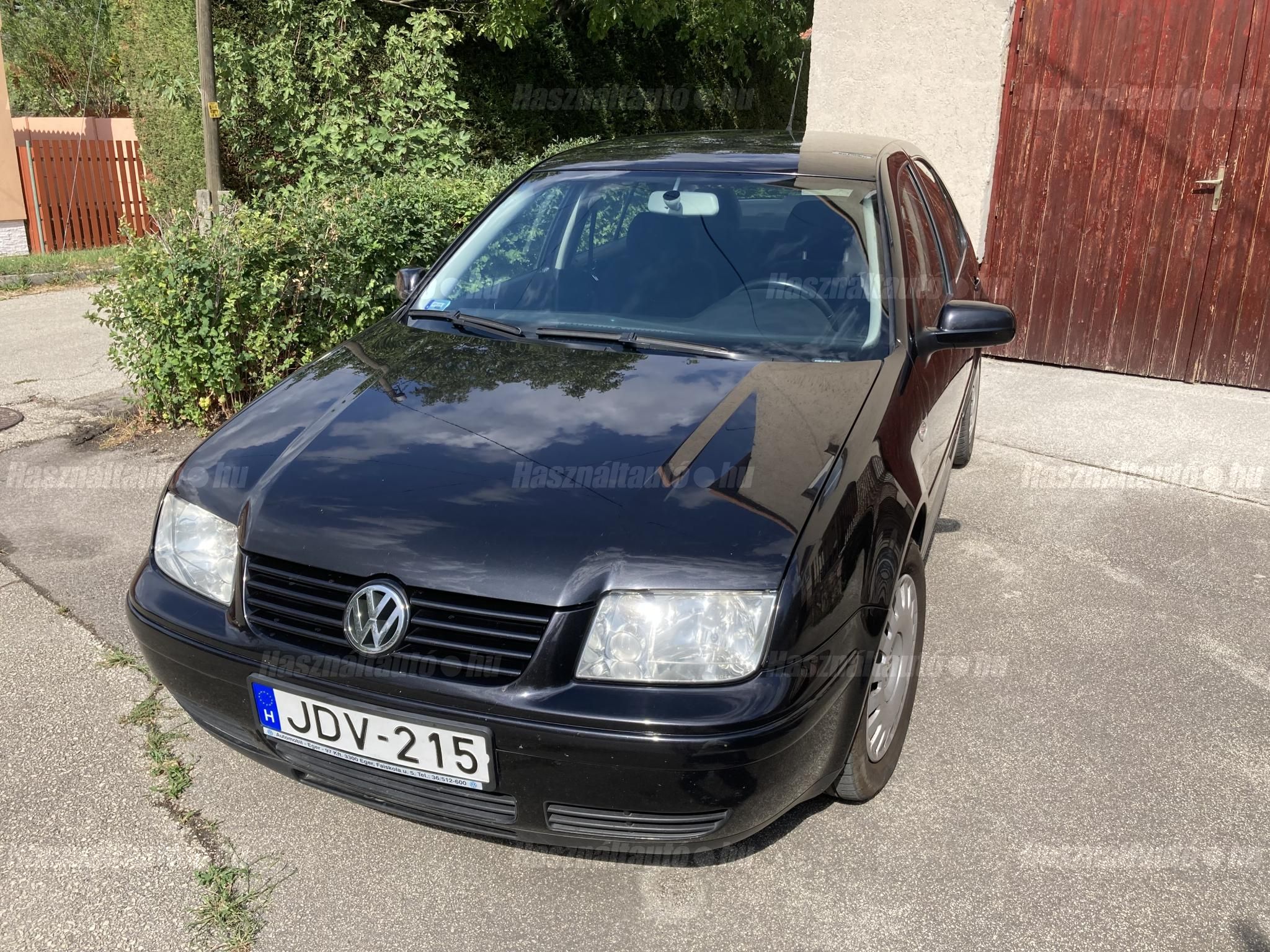 VOLKSWAGEN BORA 2004/1 - 1