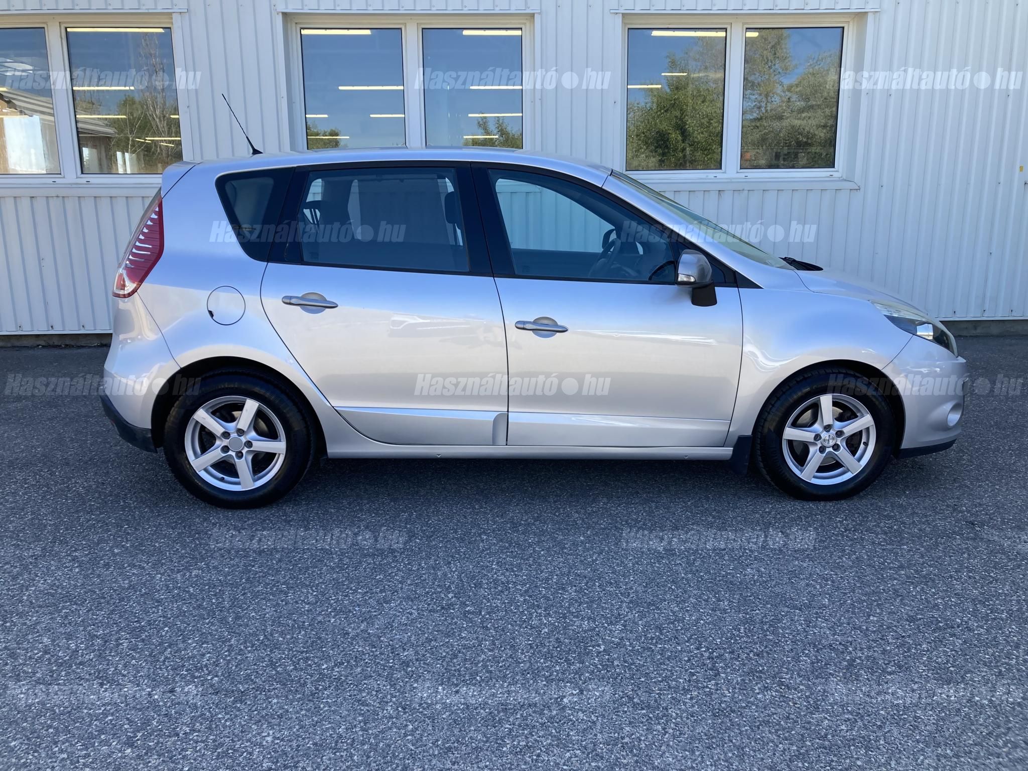 RENAULT SCENIC 2011/3 - 1