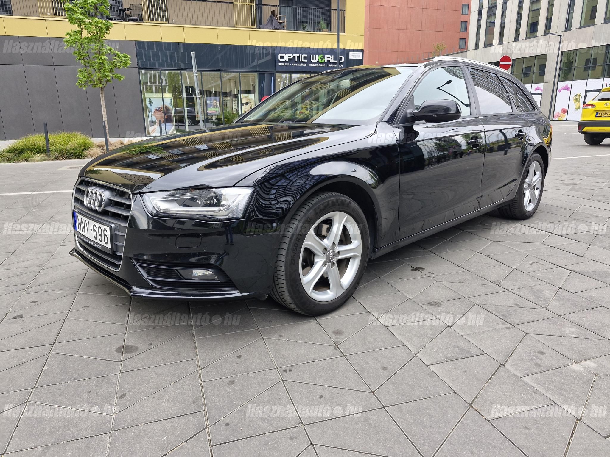AUDI A4 2012/10 - 1