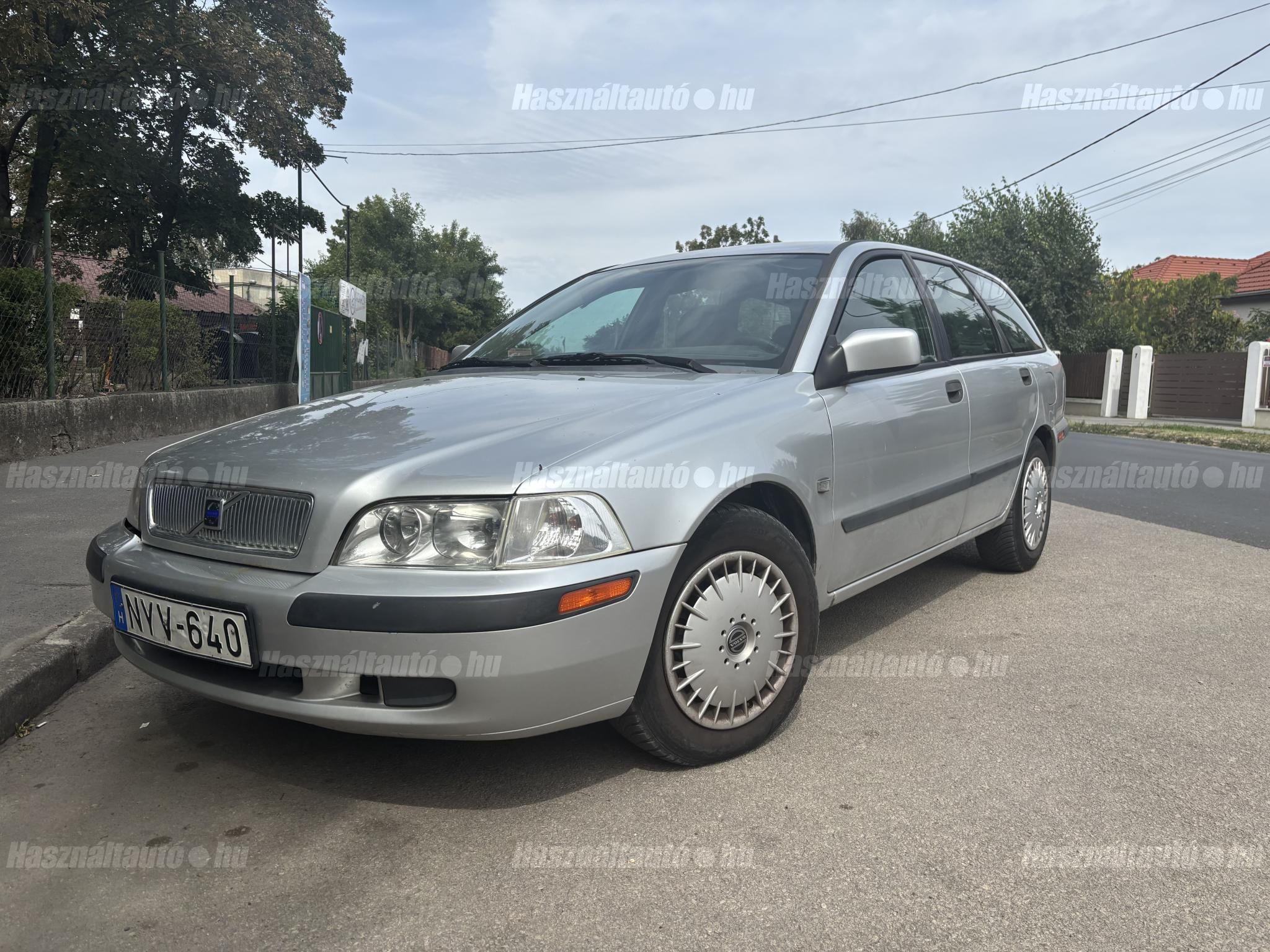 VOLVO V40 2001/1 - 1