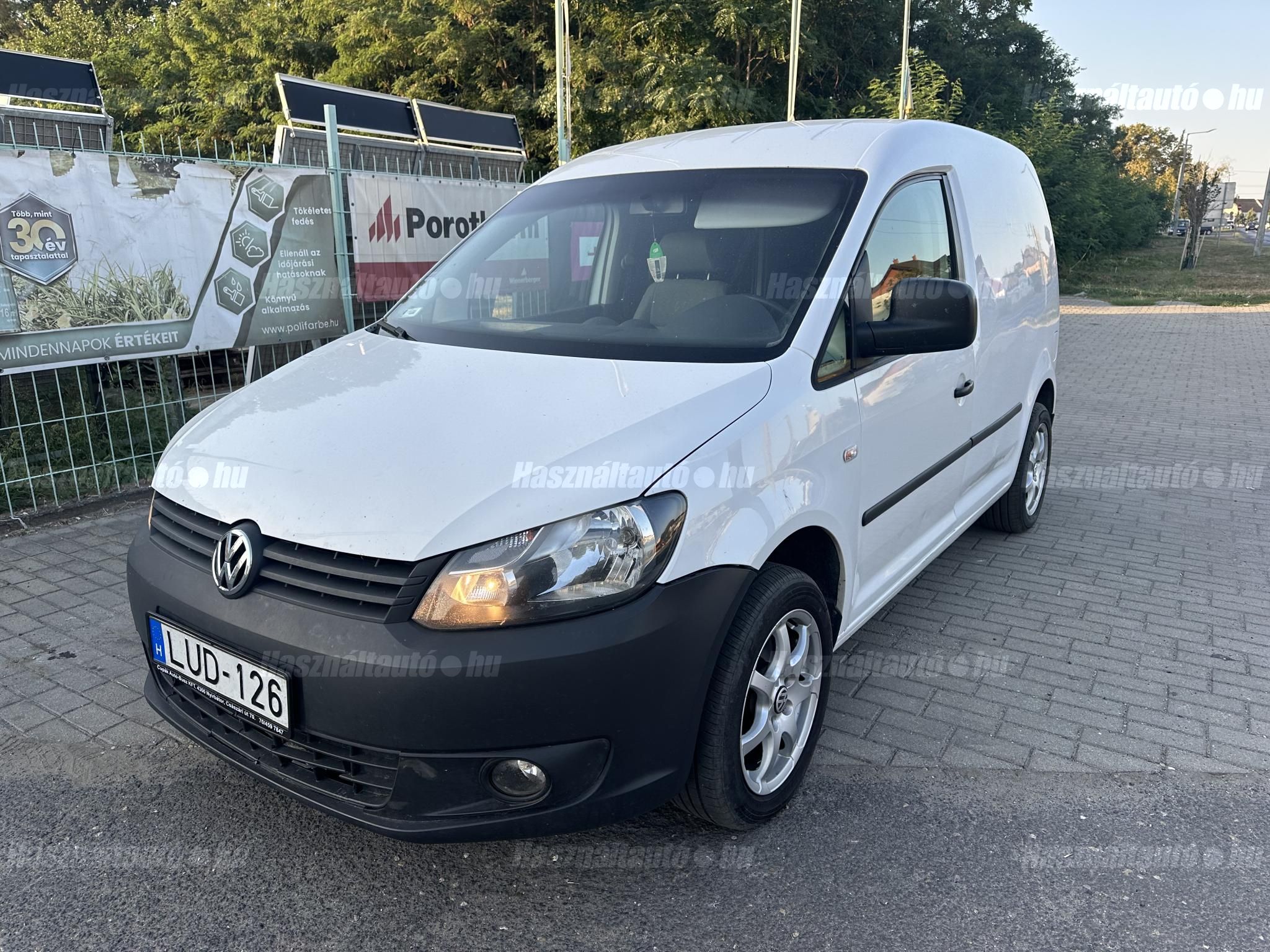 VOLKSWAGEN CADDY 2010 - 1