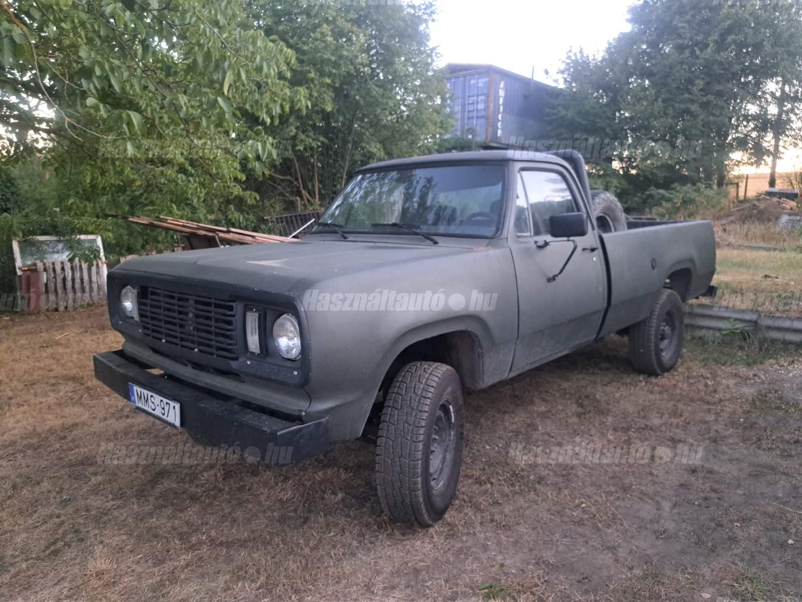 DODGE W 200 1977 - 1