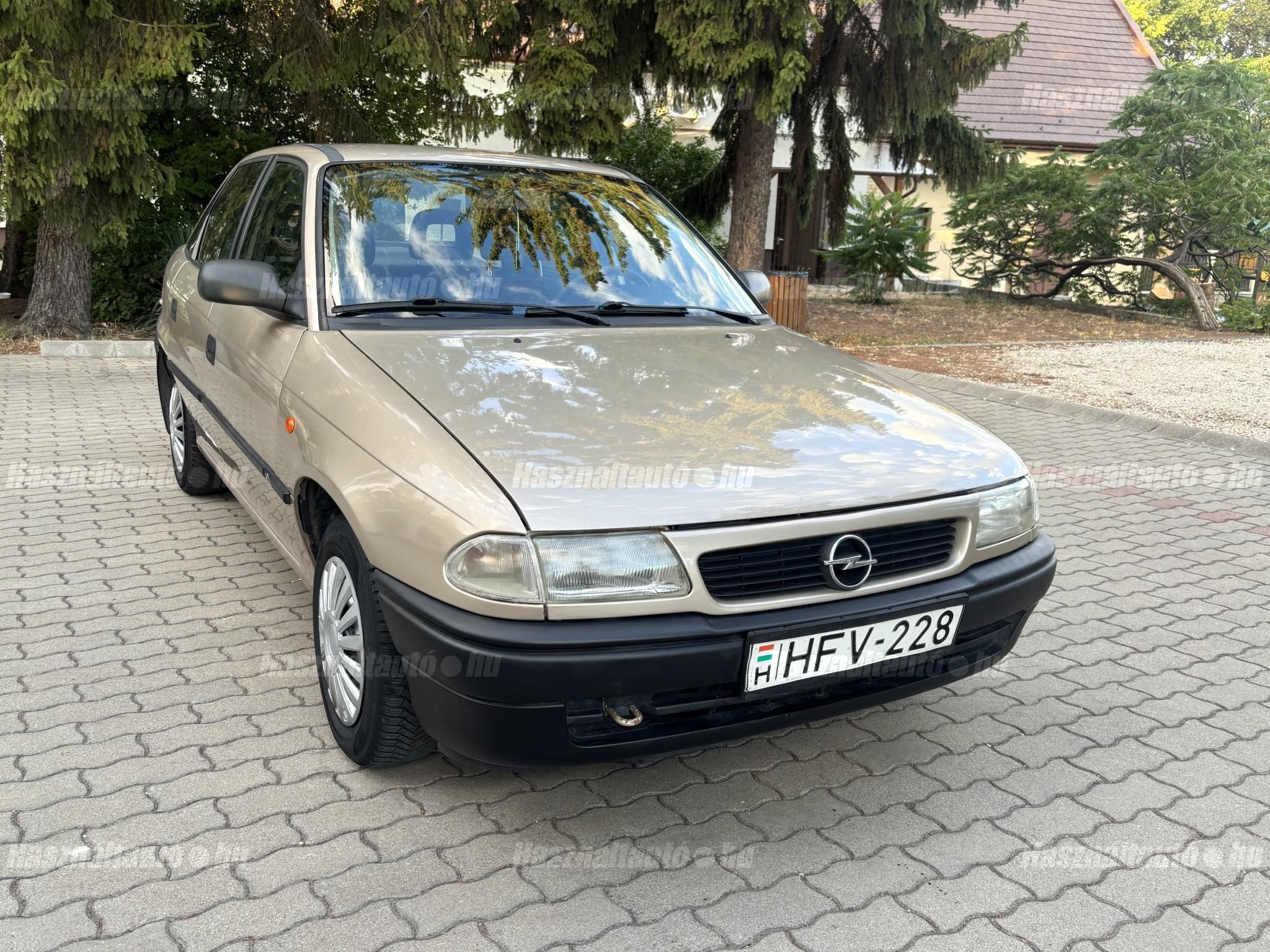 OPEL ASTRA F 2000/10 - 1