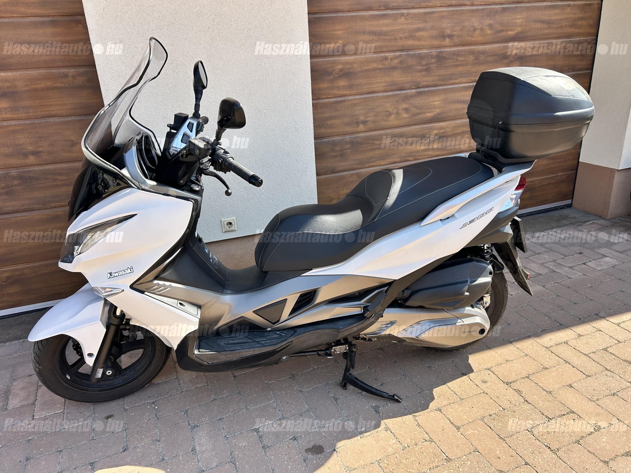 KAWASAKI J 300 2015/10 - 1