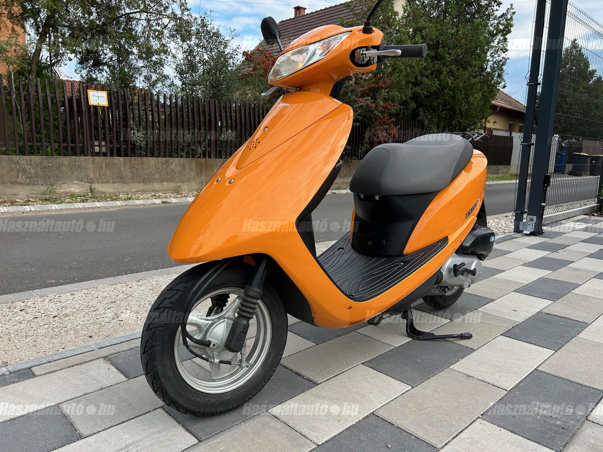 HONDA DIO 2015/6 - 1