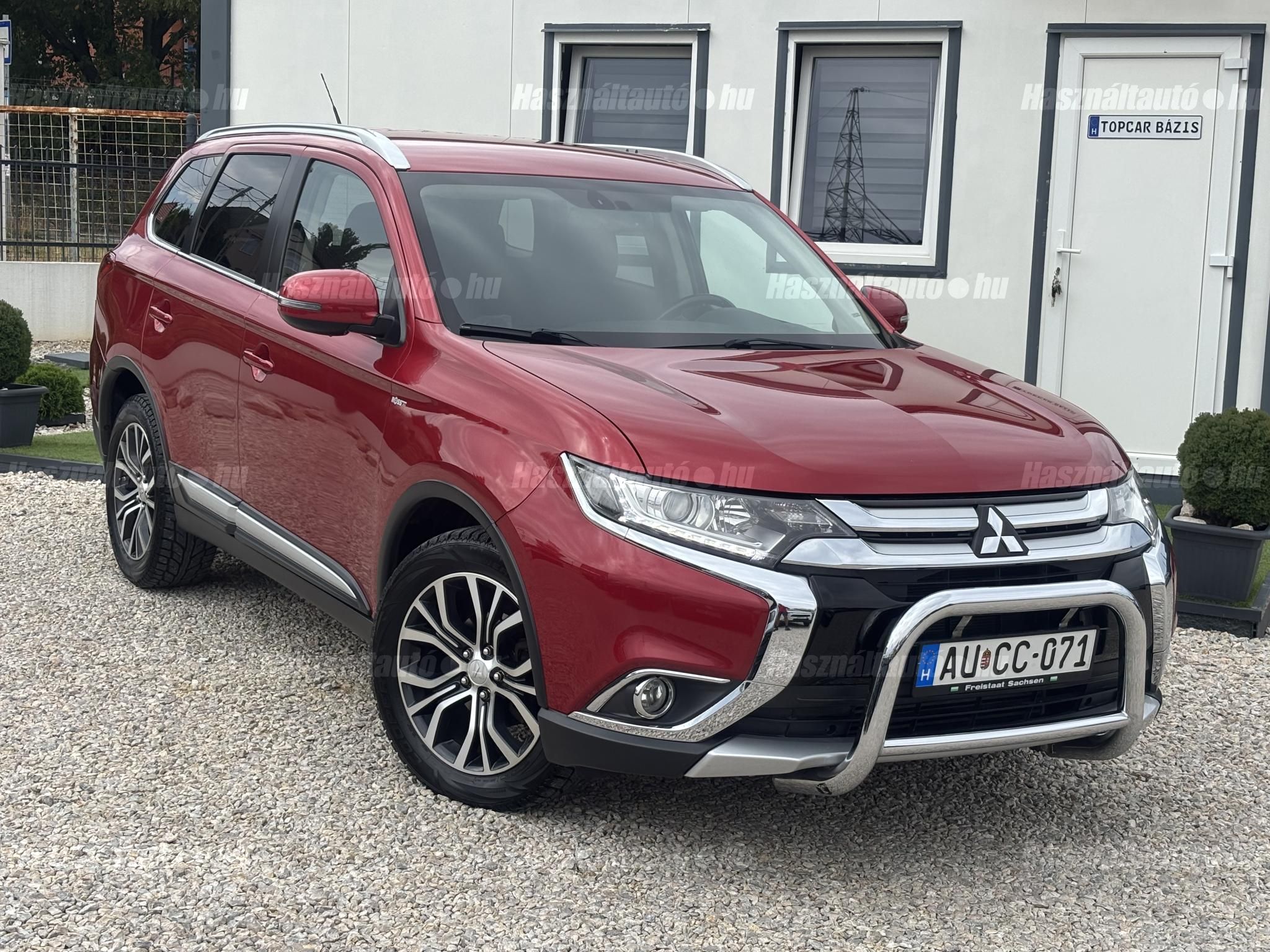 MITSUBISHI OUTLANDER 2016/6 - 1