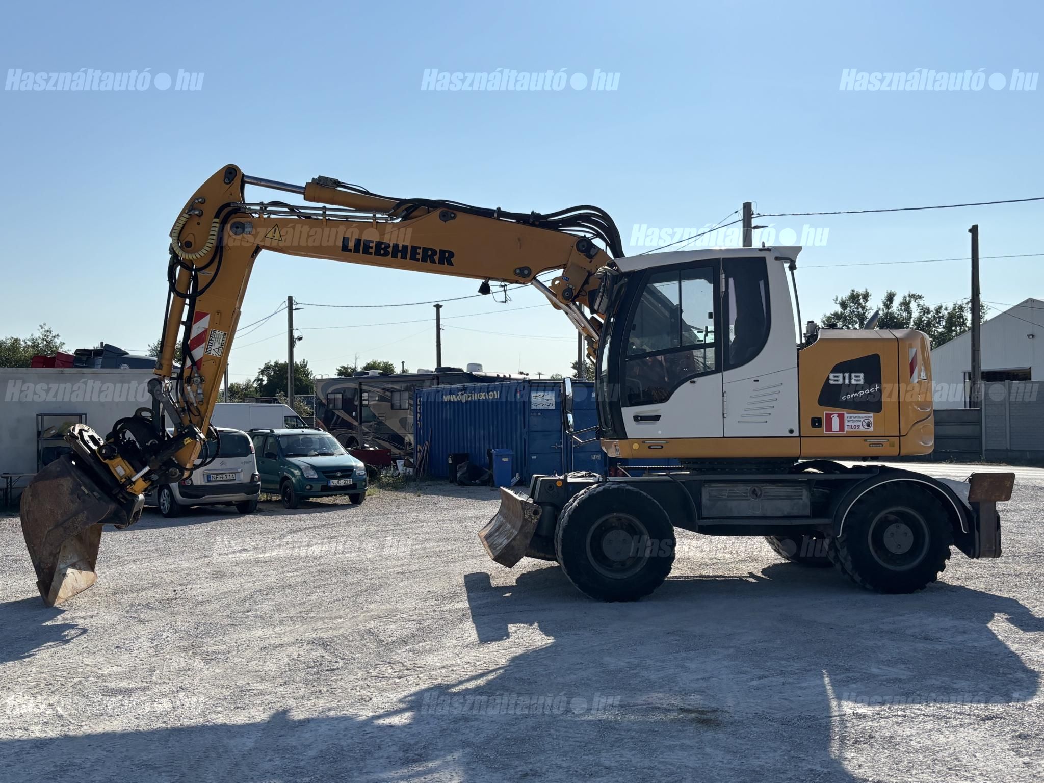 LIEBHERR 2011 - 1