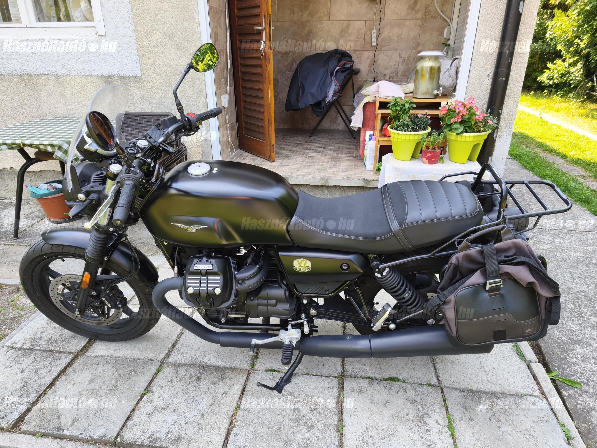 MOTO GUZZI V7 2022/6 - 1