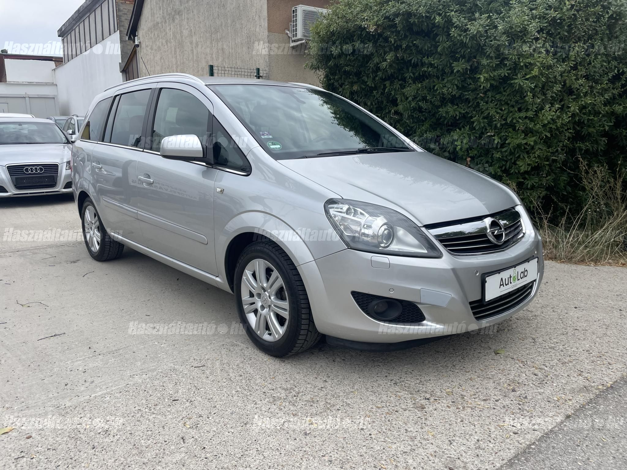 OPEL ZAFIRA B 2013/7 - 1