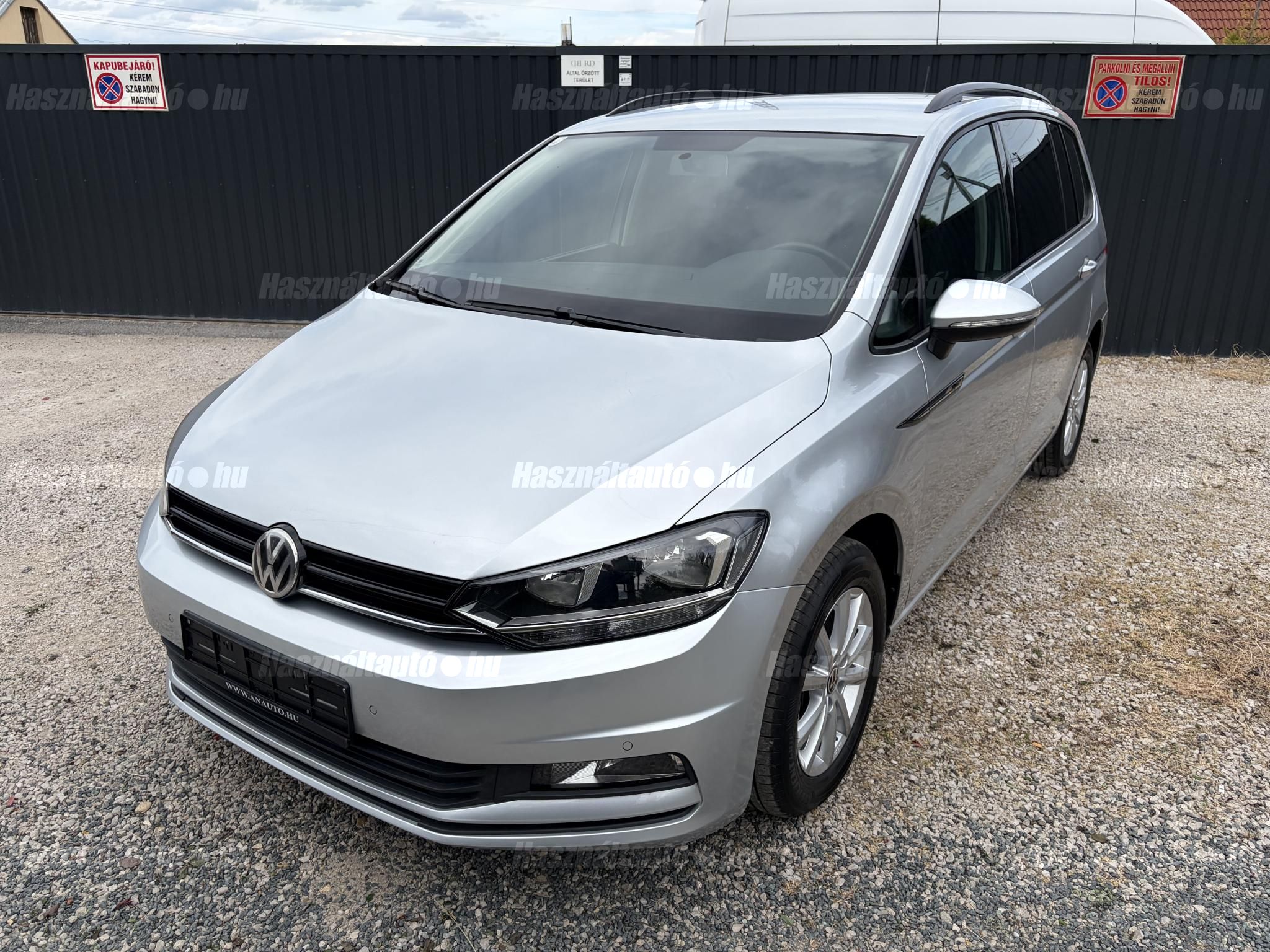 VOLKSWAGEN TOURAN 2018/9 - 1