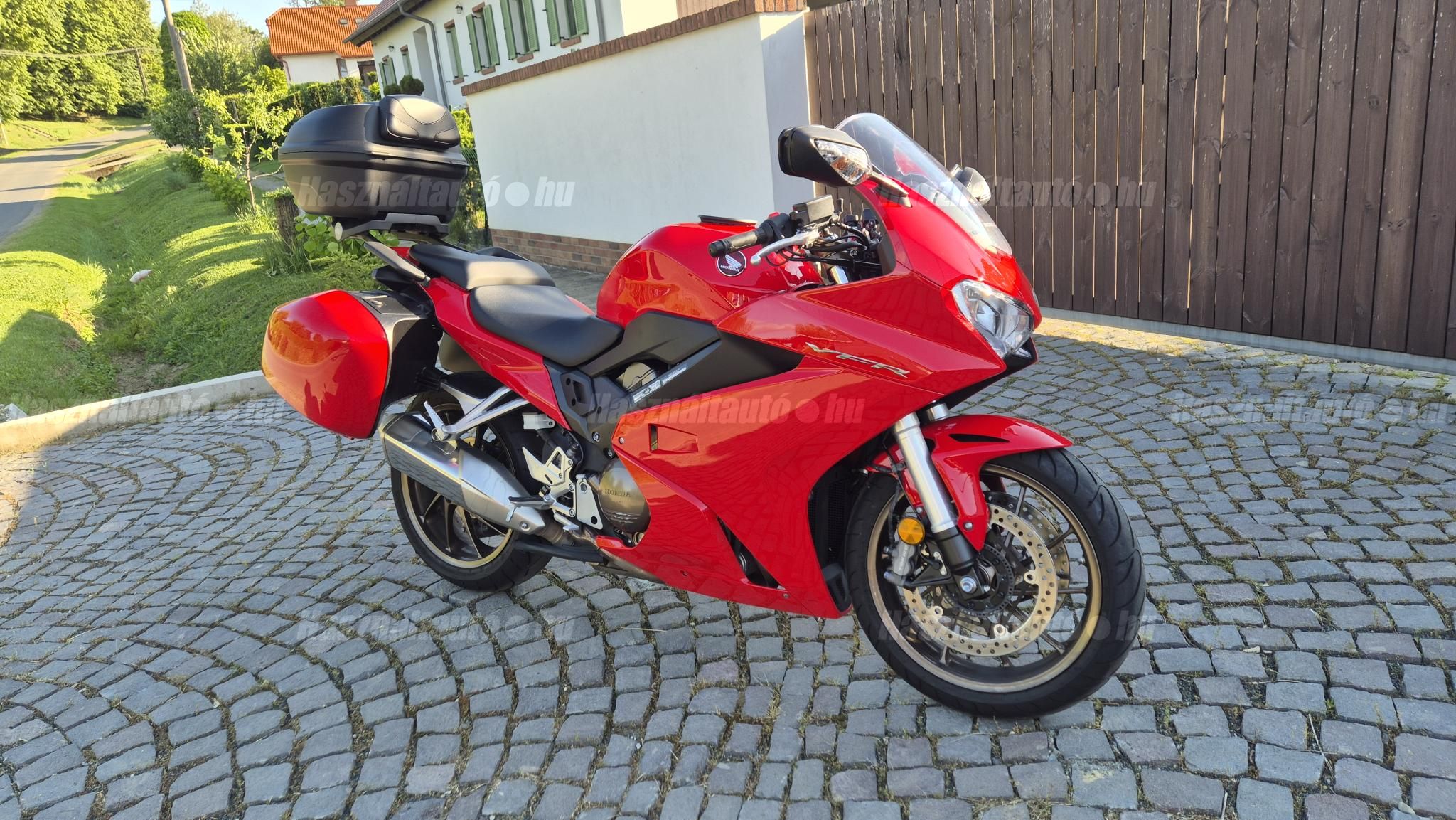 HONDA VFR 800 2019 - 1