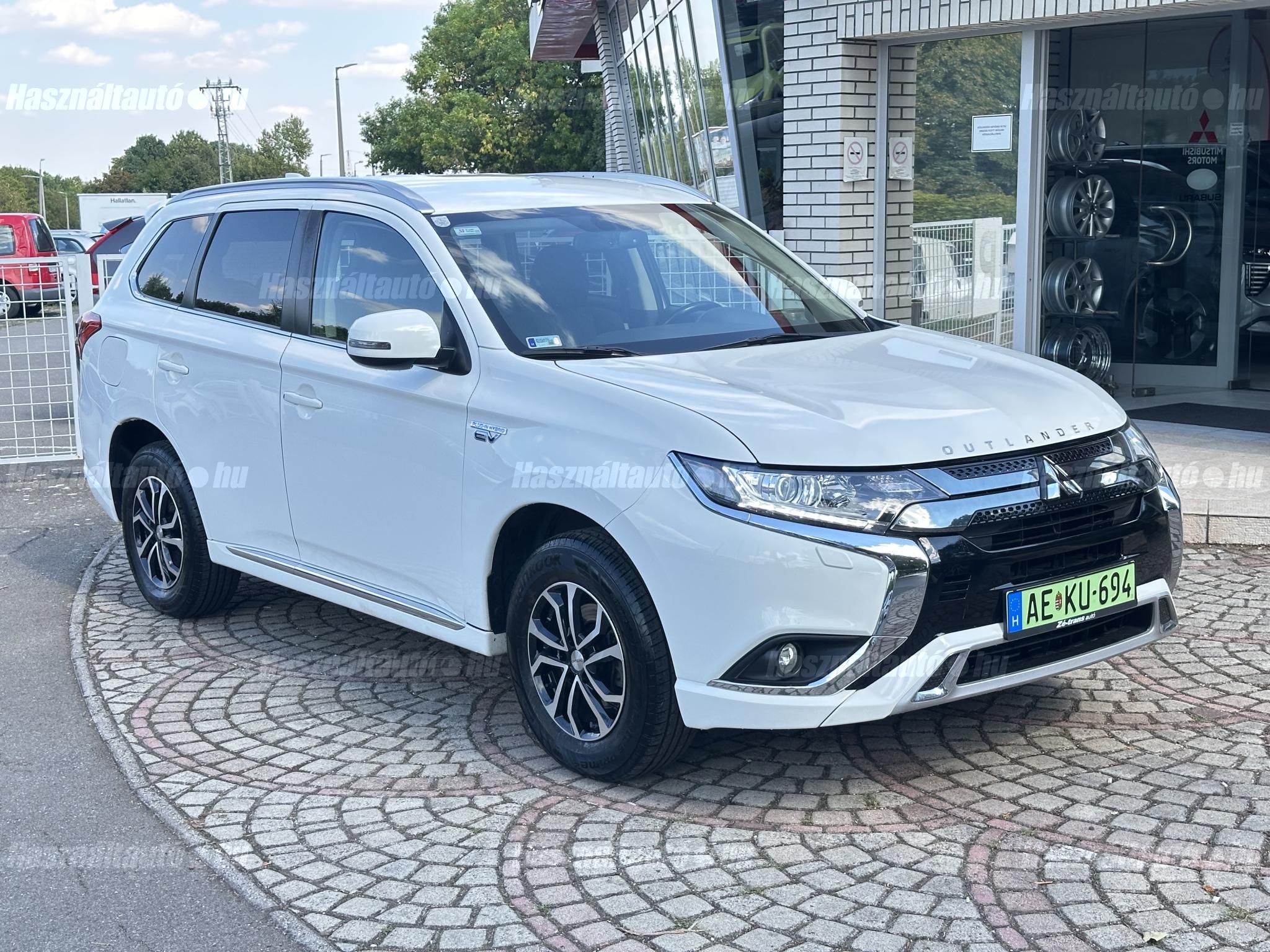 MITSUBISHI OUTLANDER 2019/12 - 1