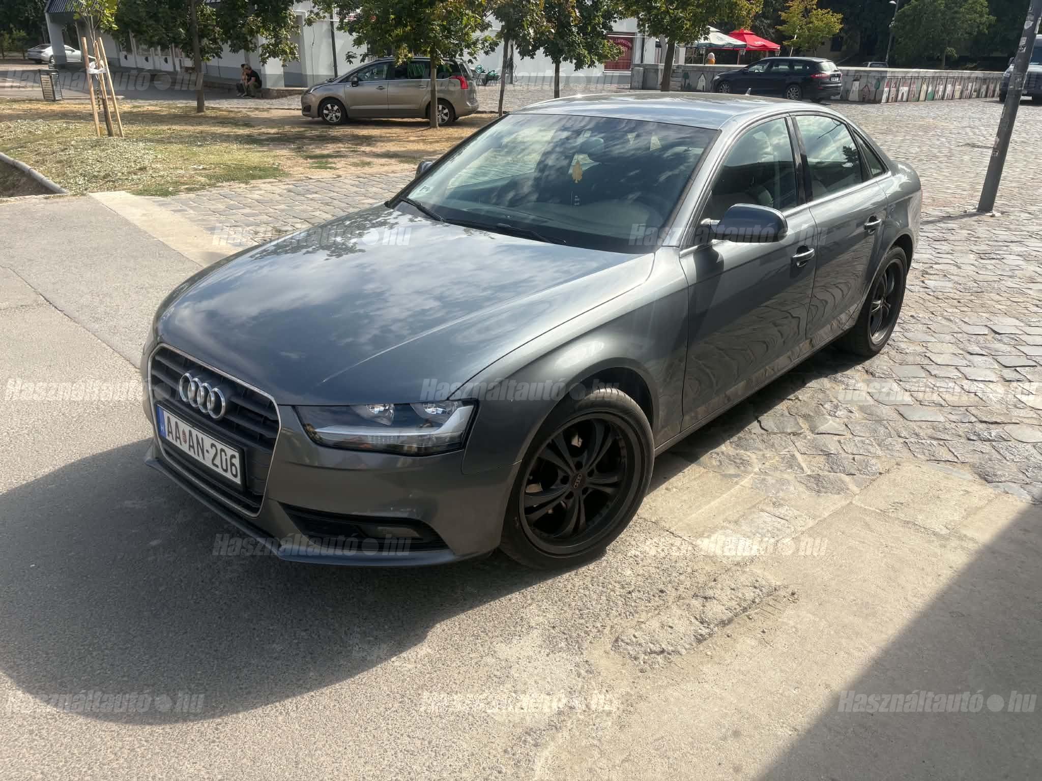 AUDI A4 2012 - 1
