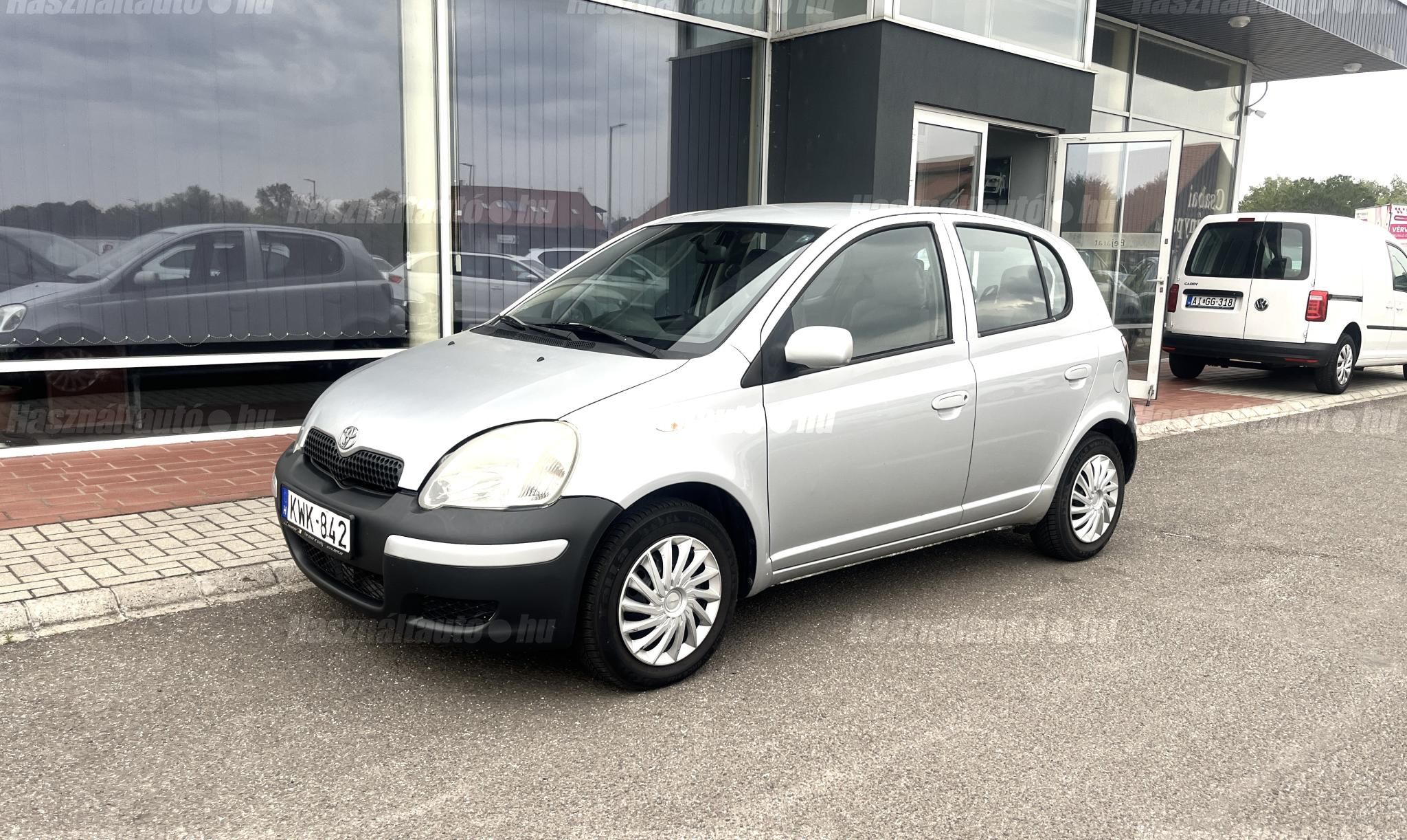 TOYOTA YARIS 2004/4 - 1