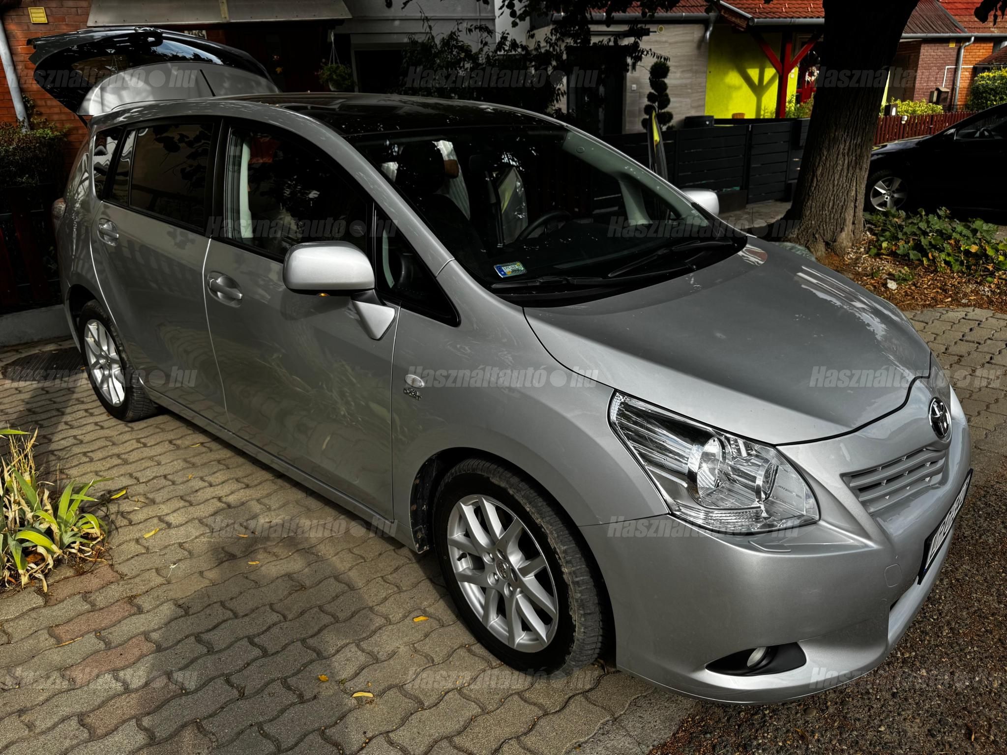 TOYOTA VERSO 2009/12 - 1