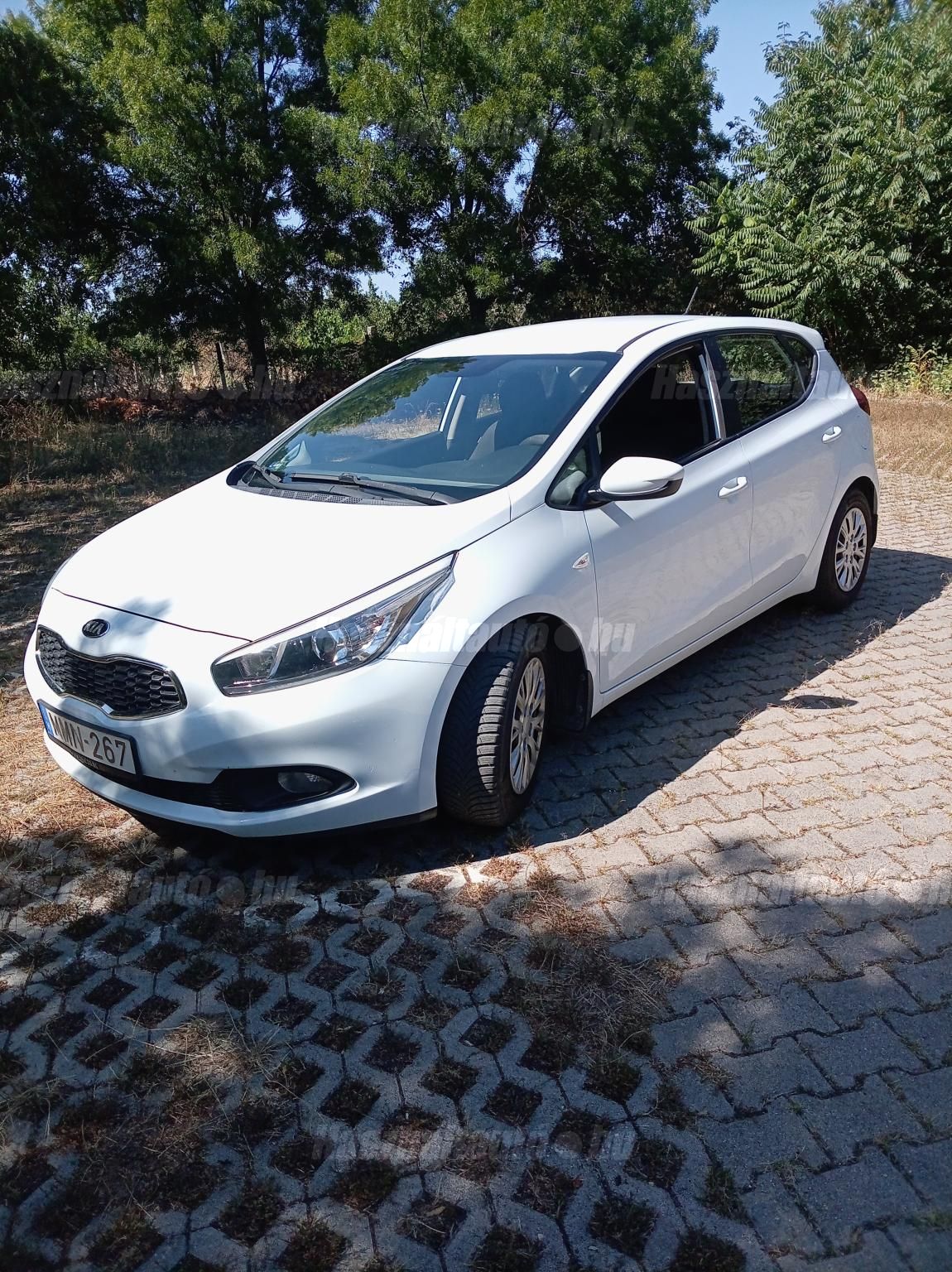 KIA CEE'D 2013/10 - 1