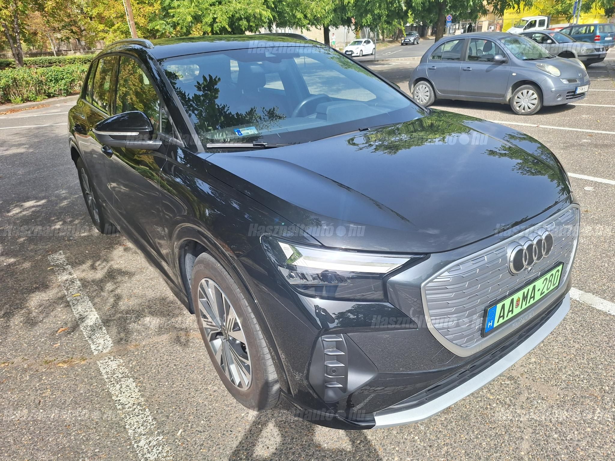 AUDI Q4 2023/3 - 1