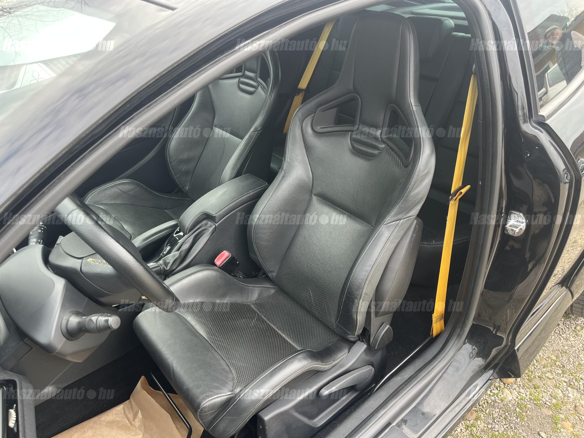 Renault Megane RS 2.0 T 16V 265ch - Recaro - Chassis CUP - Xénon - Keyless - Pneus été