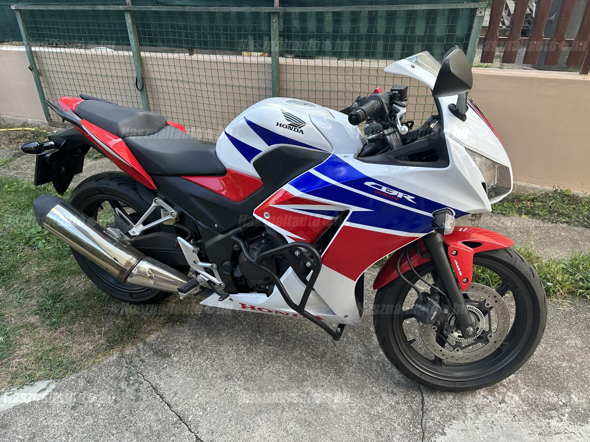 HONDA CBR 300 R 2016/8 - 1