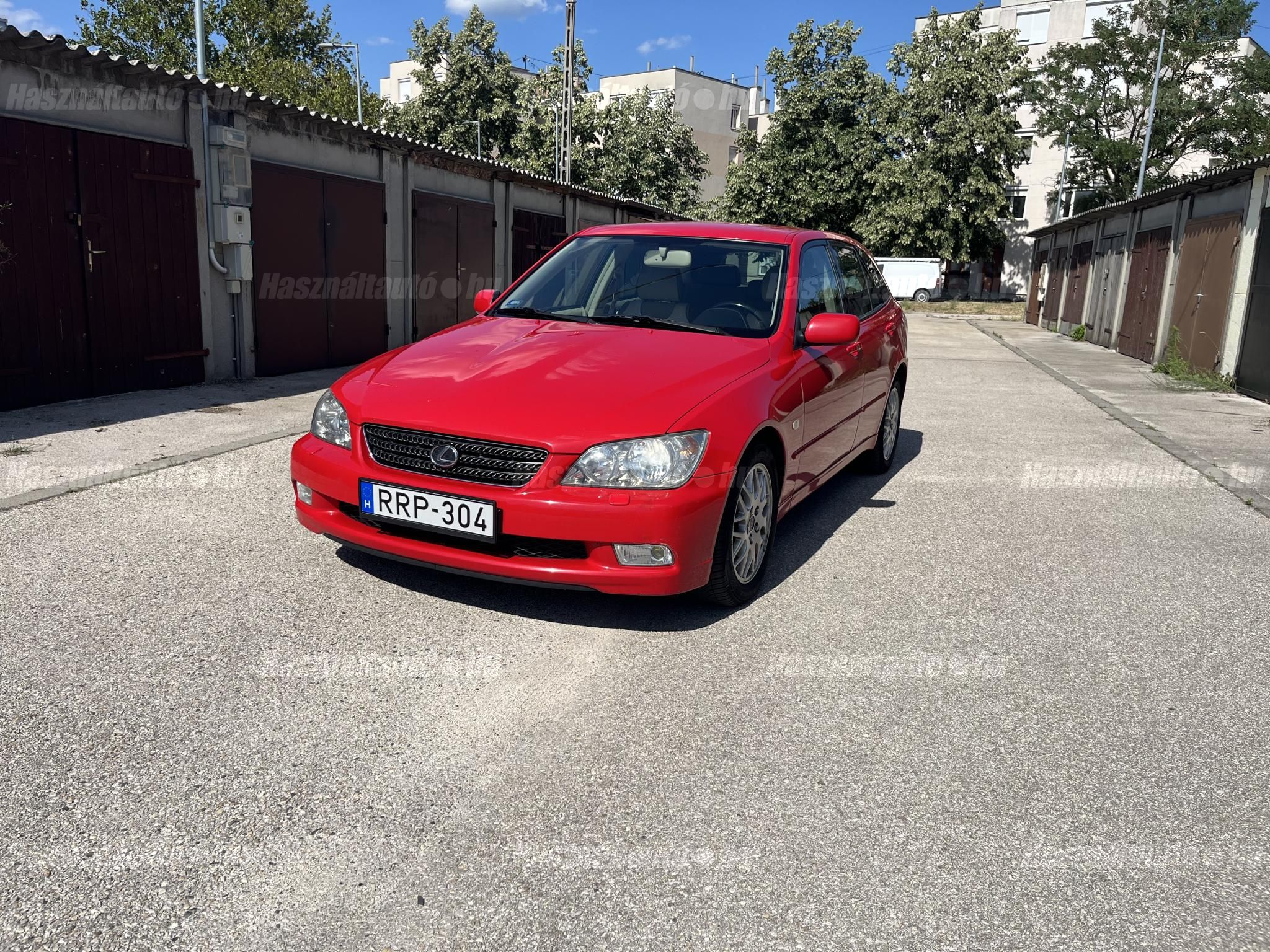 LEXUS IS 2002 - 1