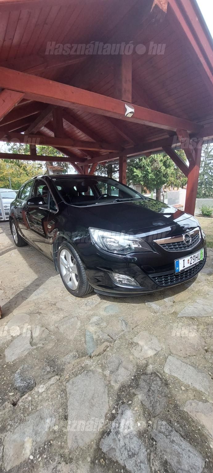 OPEL ASTRA J 2010/8 - 1