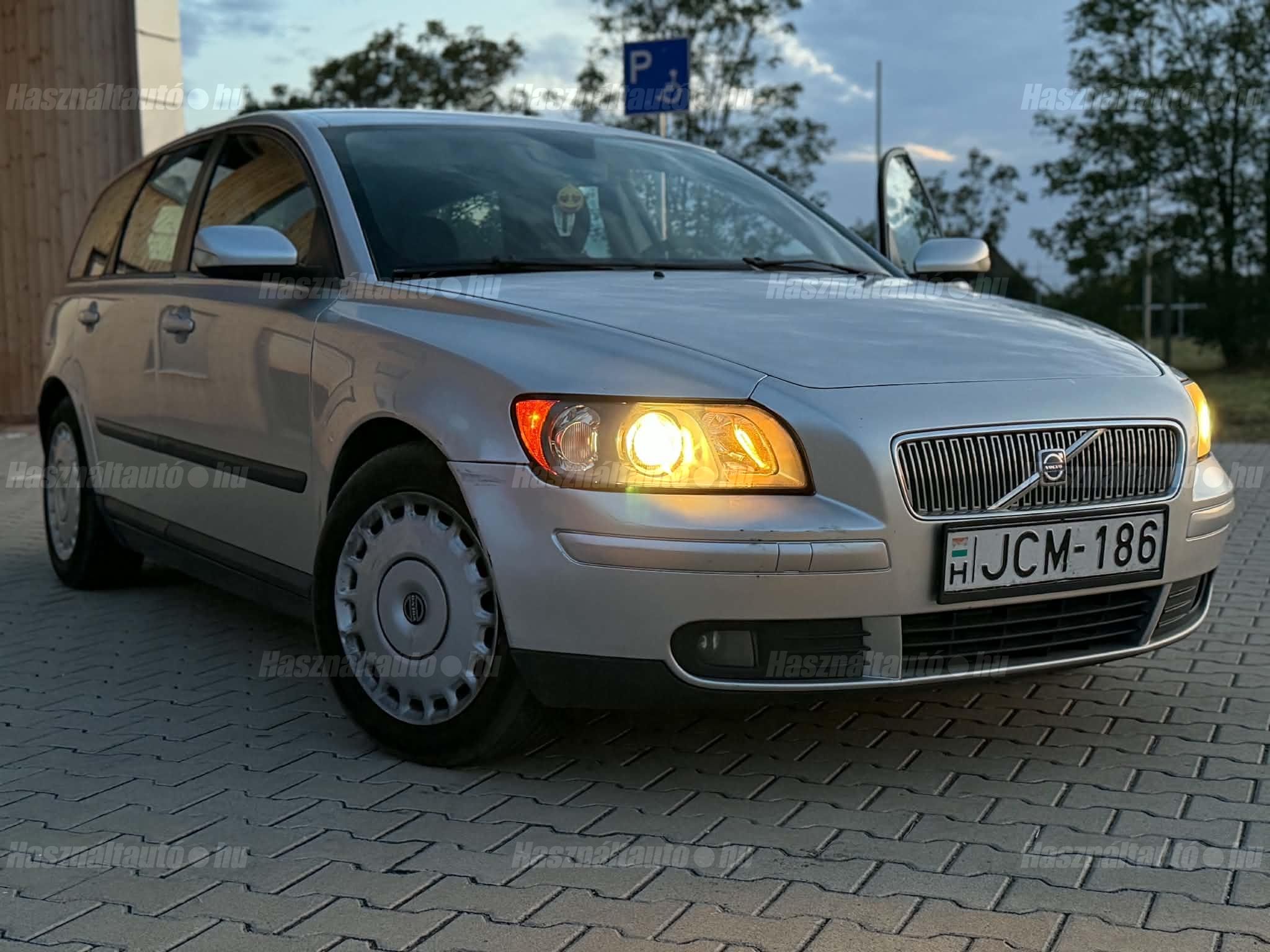 VOLVO V50 2004 - 1