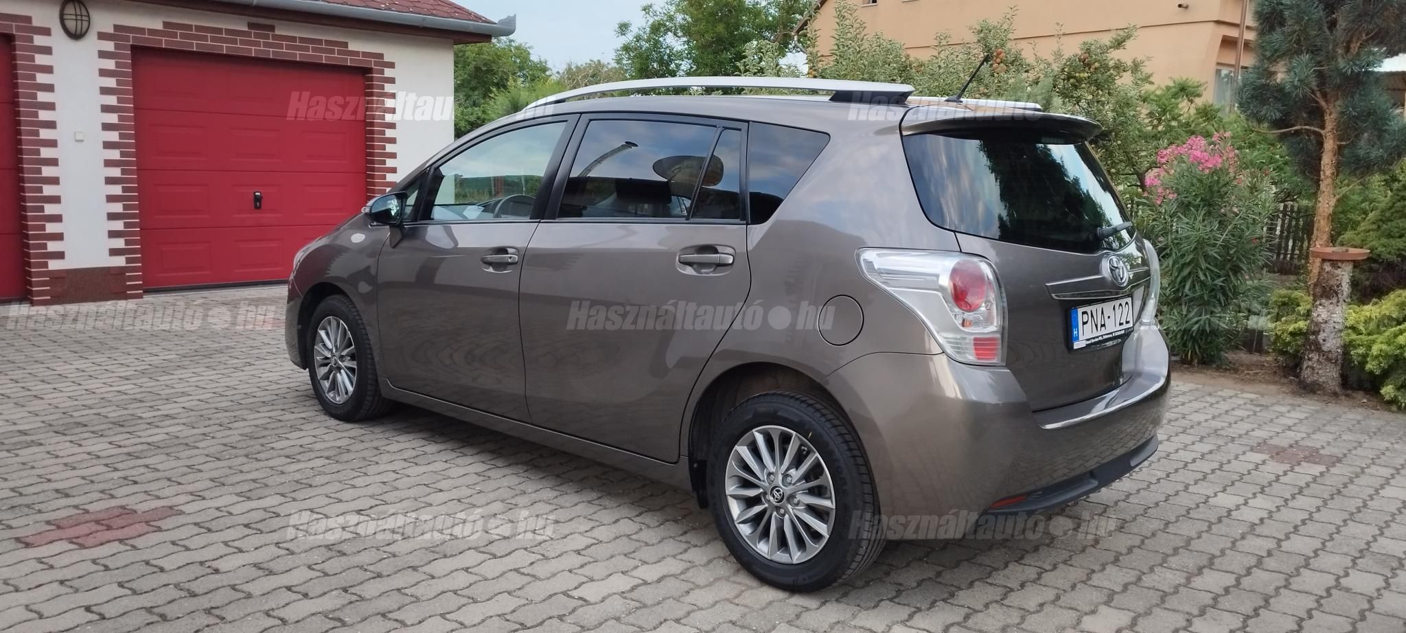 TOYOTA VERSO 2017/11 - 1