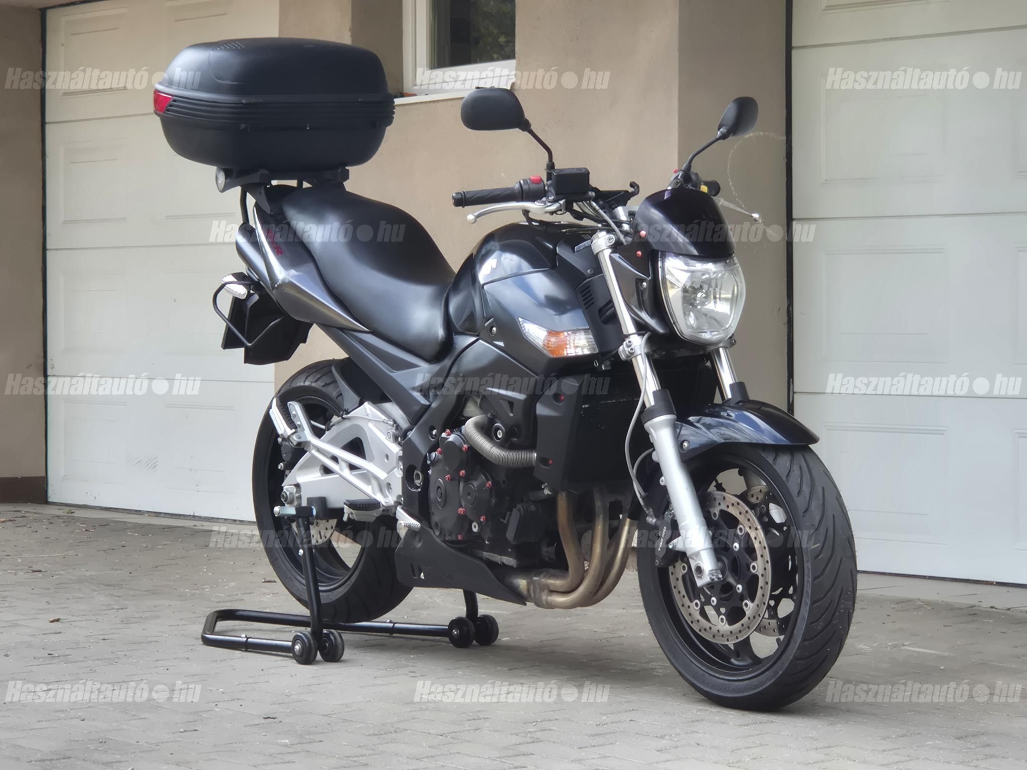 SUZUKI GSR 600 2006/5 - 1