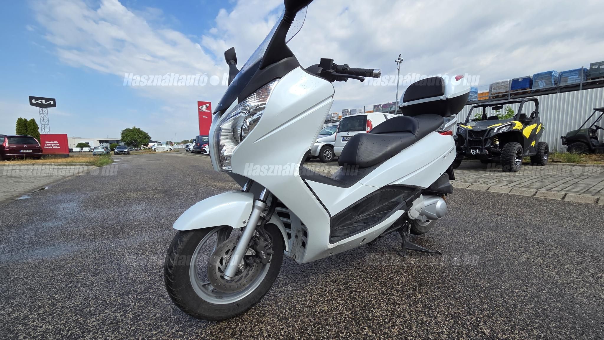 HONDA FES 125 2013/6 - 1
