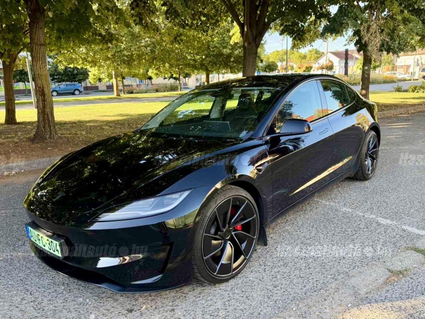 TESLA MODEL 3 2024/5 - 1