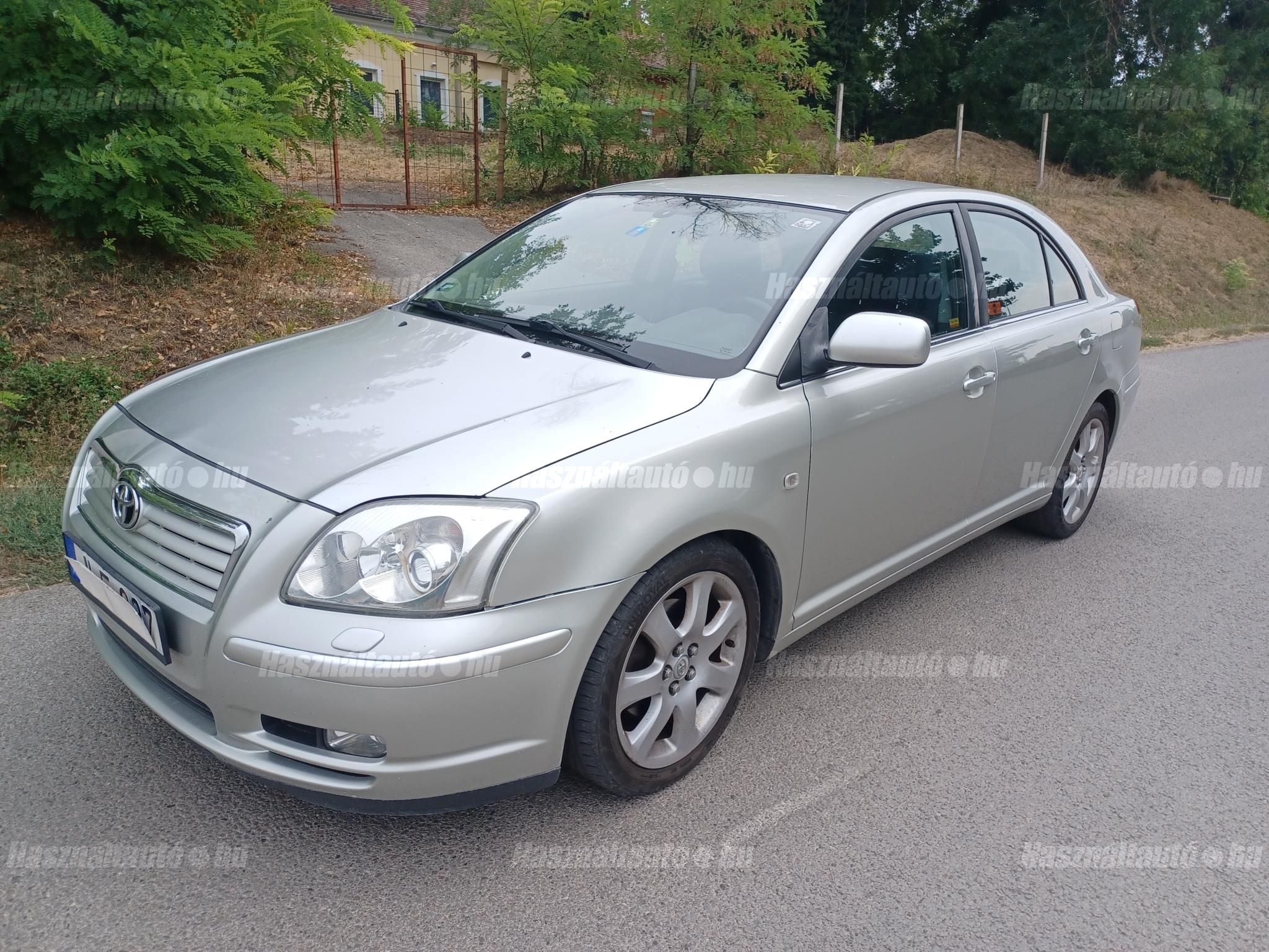 TOYOTA AVENSIS 2004/11 - 1