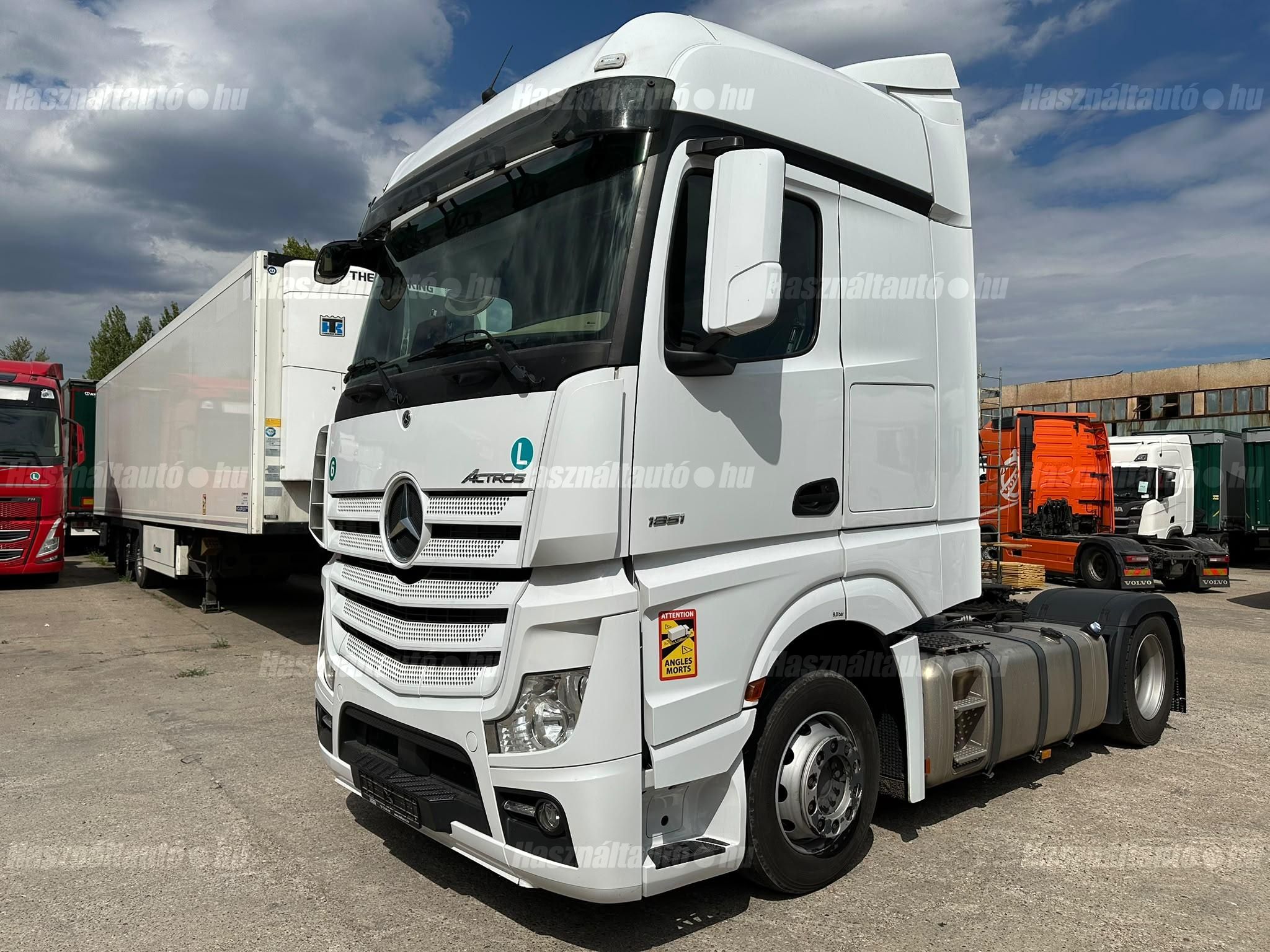 MERCEDES-BENZ 2022/9 - 1