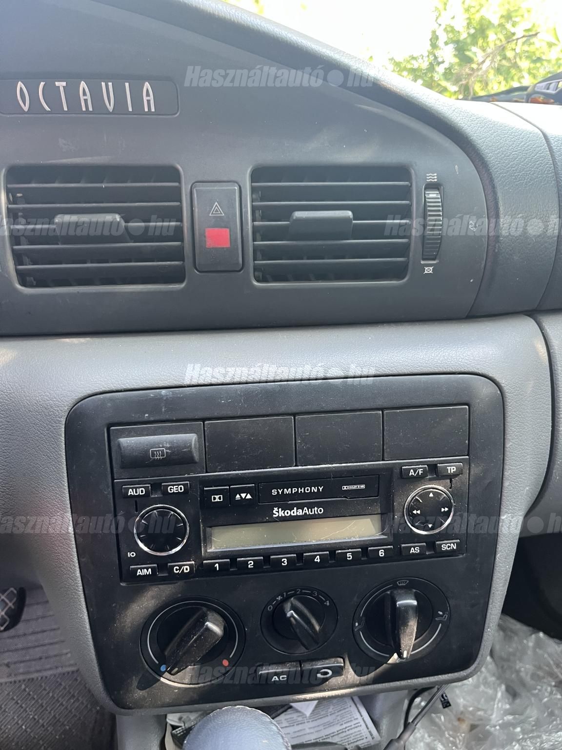 SKODA OCTAVIA 2004/12 - 1