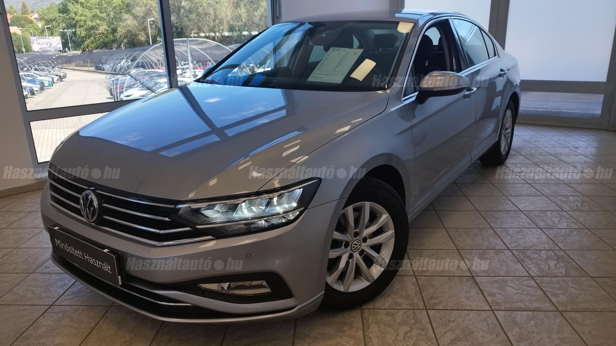 VOLKSWAGEN PASSAT 2020/8 - 1