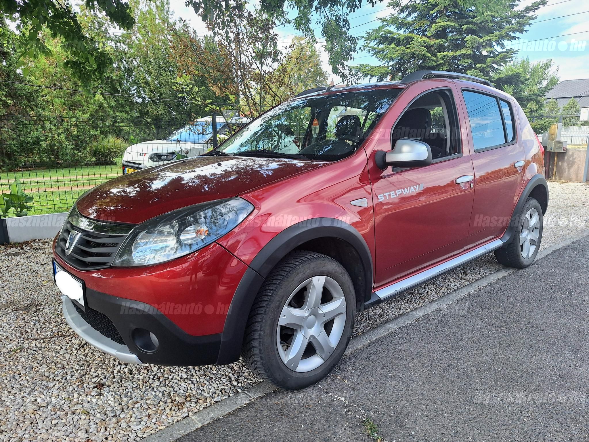 DACIA SANDERO 2012/5 - 1