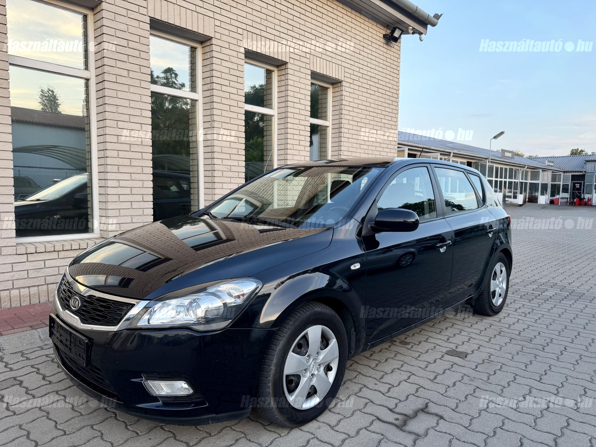 KIA CEE'D 2011/6 - 1