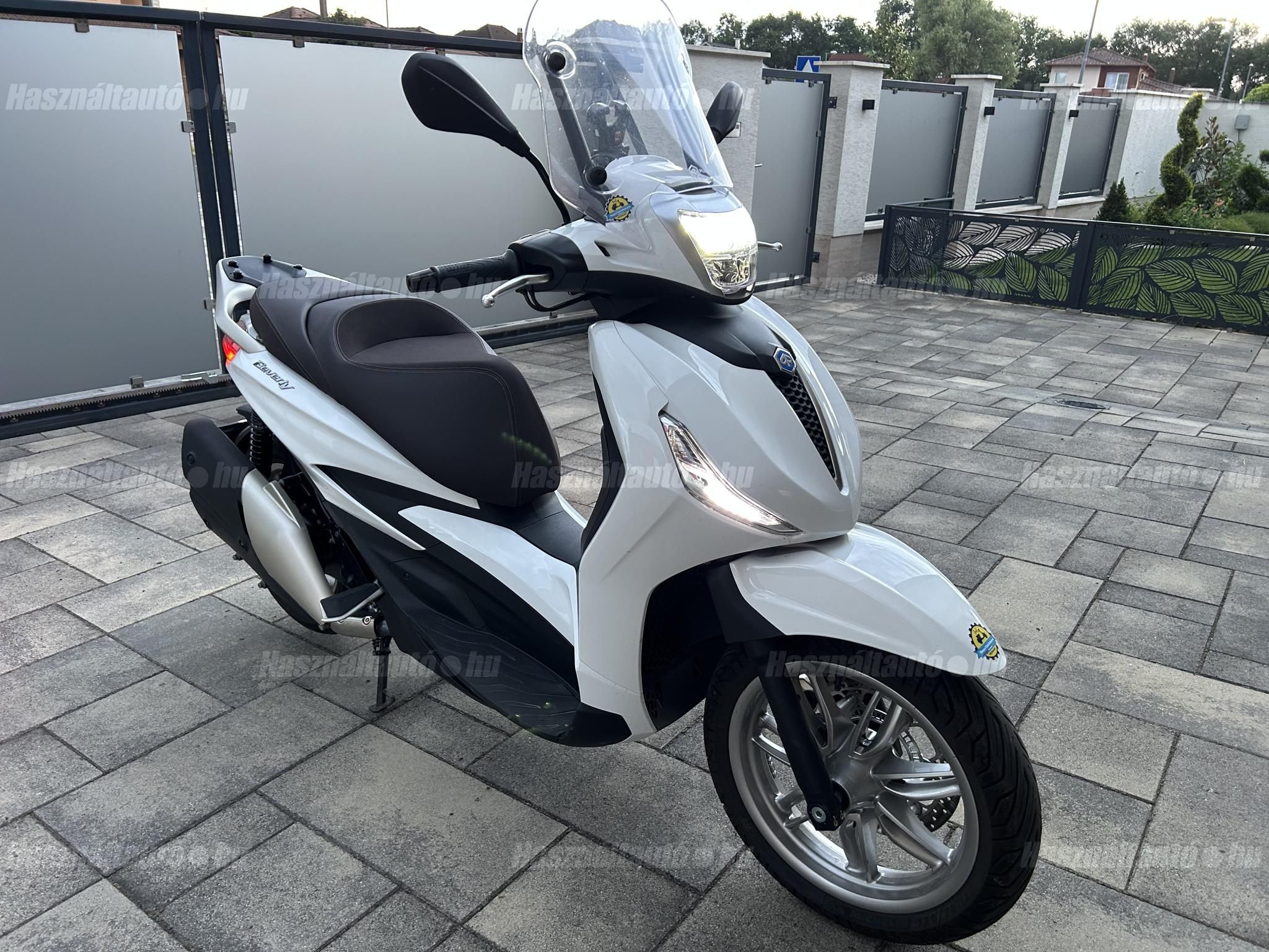 PIAGGIO BEVERLY 400 2023/8 - 1