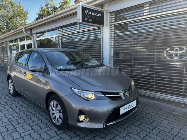TOYOTA AURIS 2014/7 - 1
